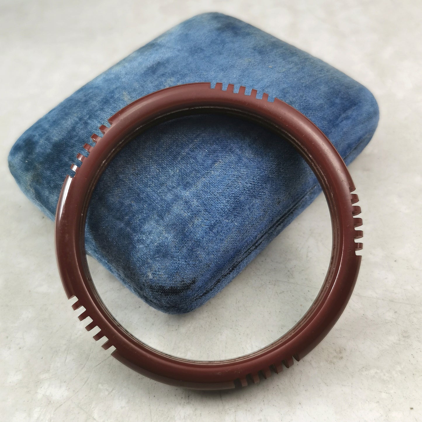 Vintage Brown Cut-out Bakelite Bangle