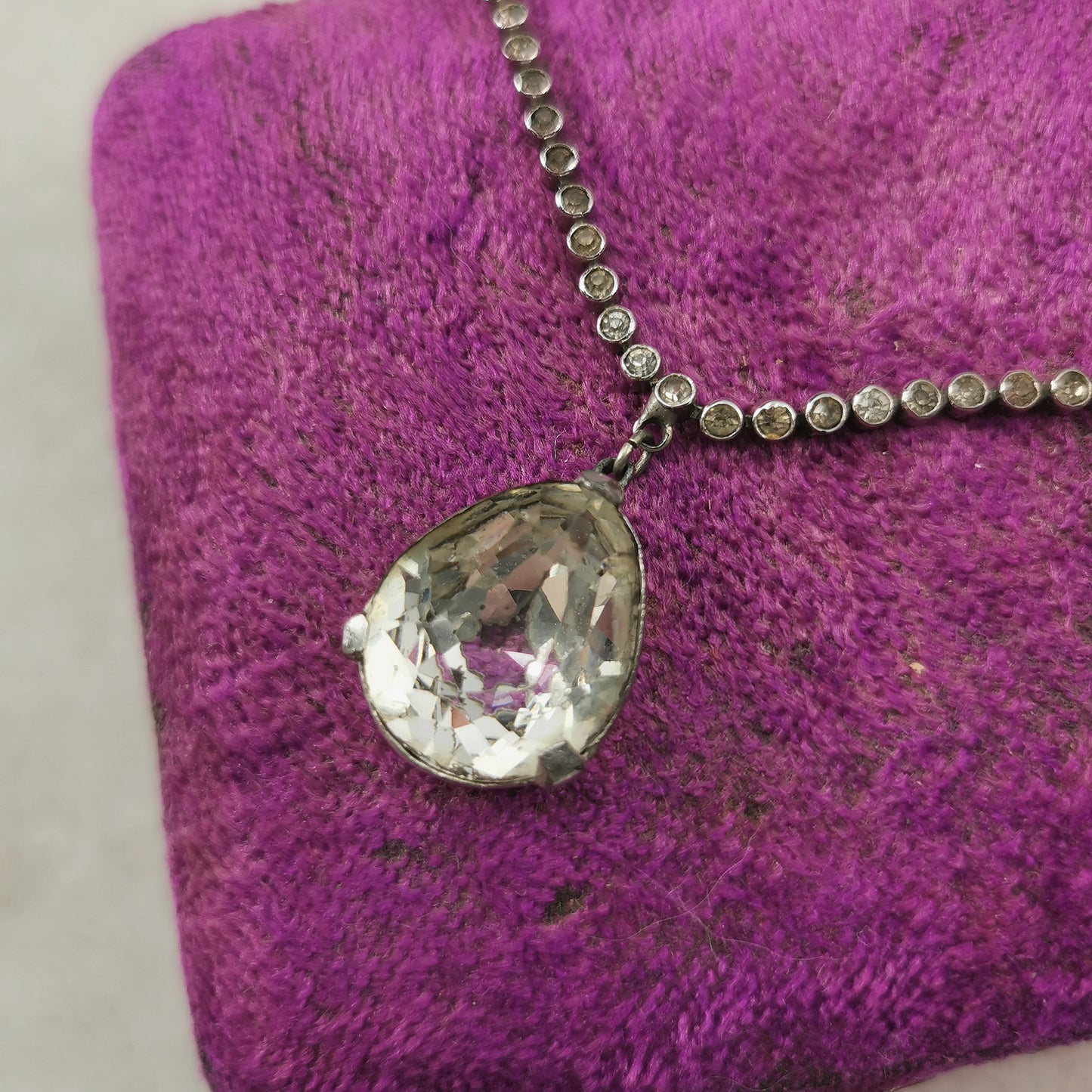 Vintage Pot Metal Rhinestone Collar Line Necklace