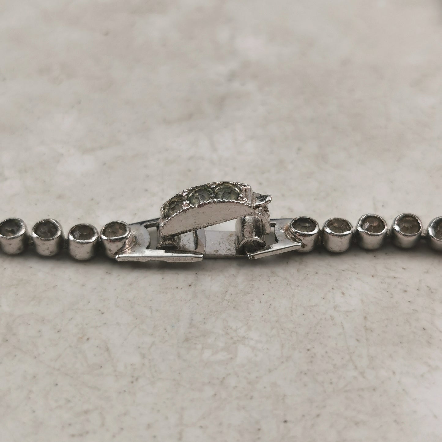 Vintage Pot Metal Rhinestone Collar Line Necklace