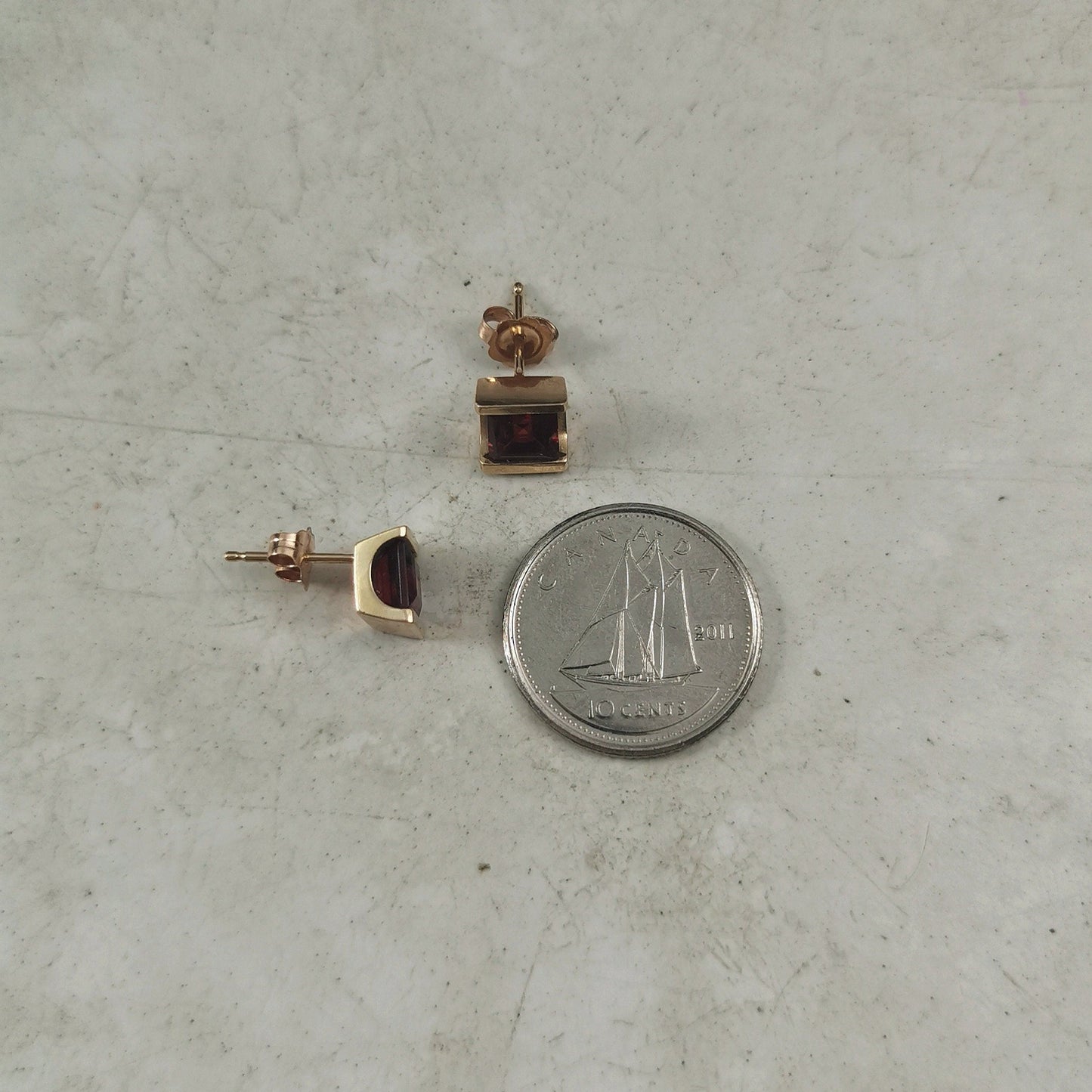 Estate 10k Yellow Gold Channel Set Princes Cut Garnet Stud Earrings