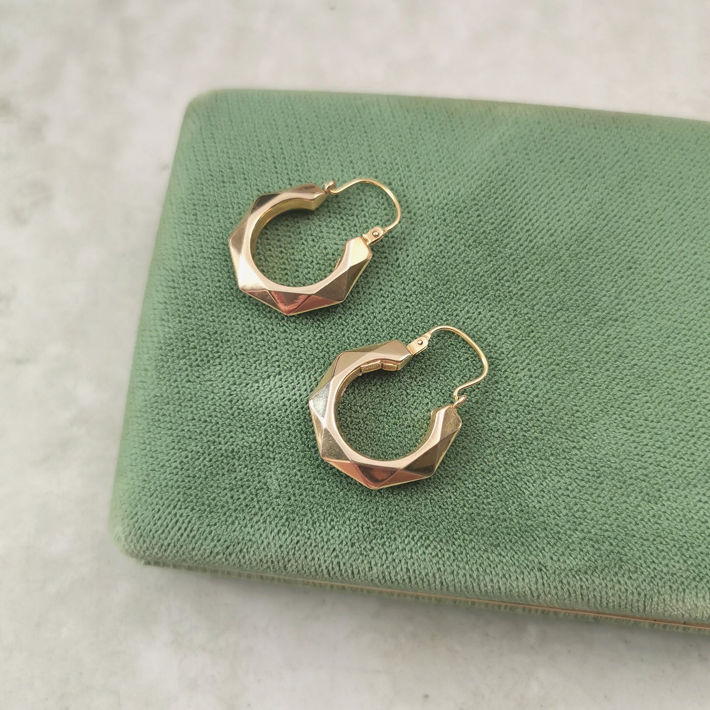 Vintage 10k Yellow Gold Faceted Hoop Earrings