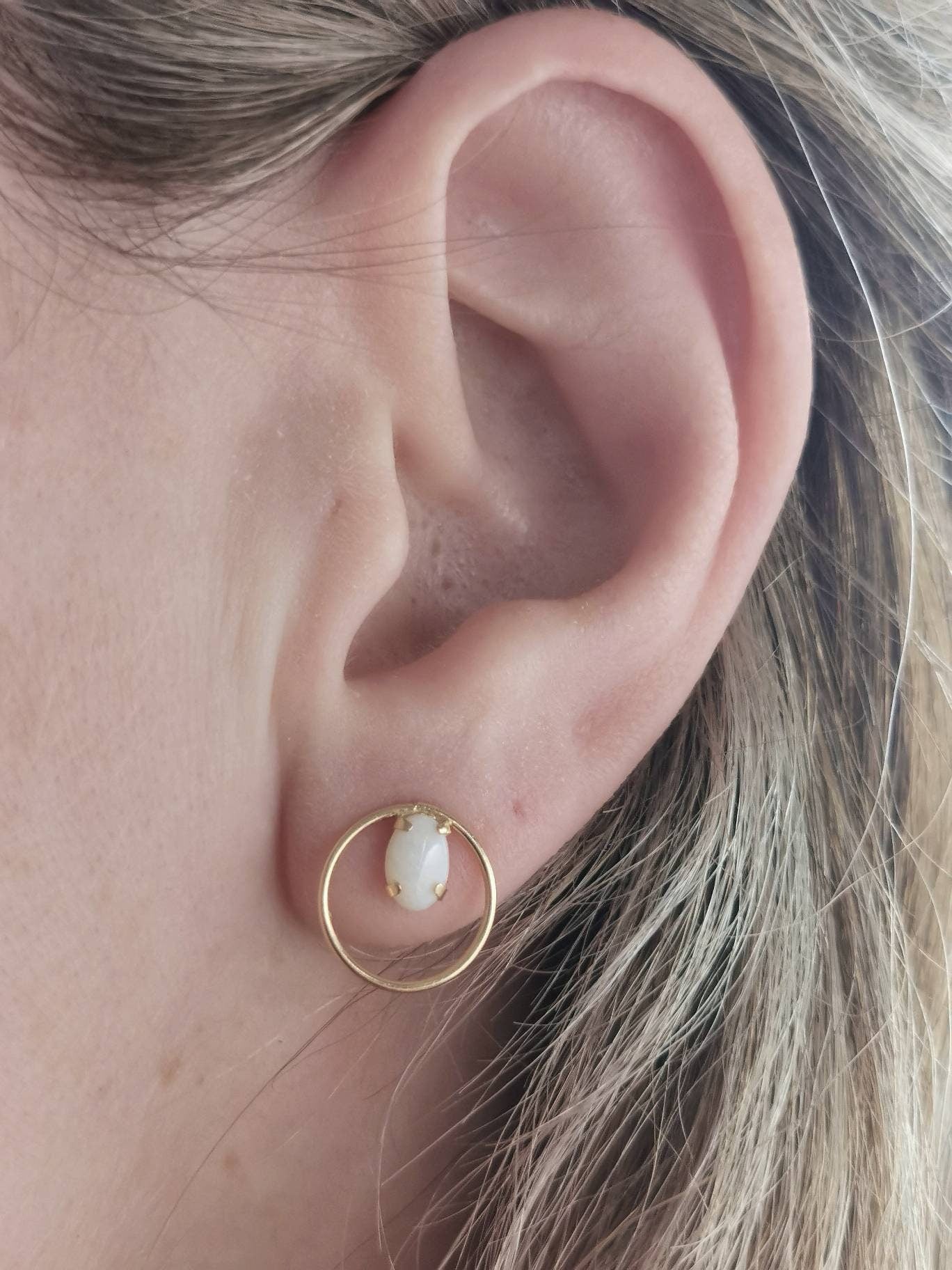 Vintage 14k Yellow Gold Genuine Opal Circle Studs