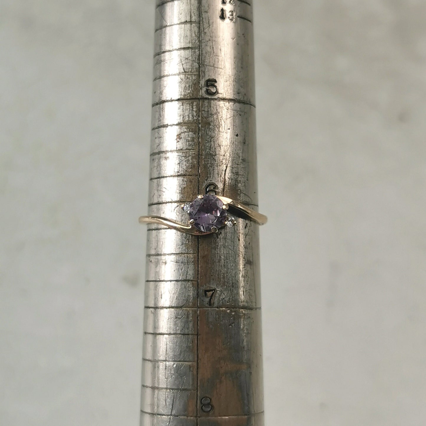 Estate 10k Yellow Gold Colour Change Synthetic Sapphire Ring - June Birthstone