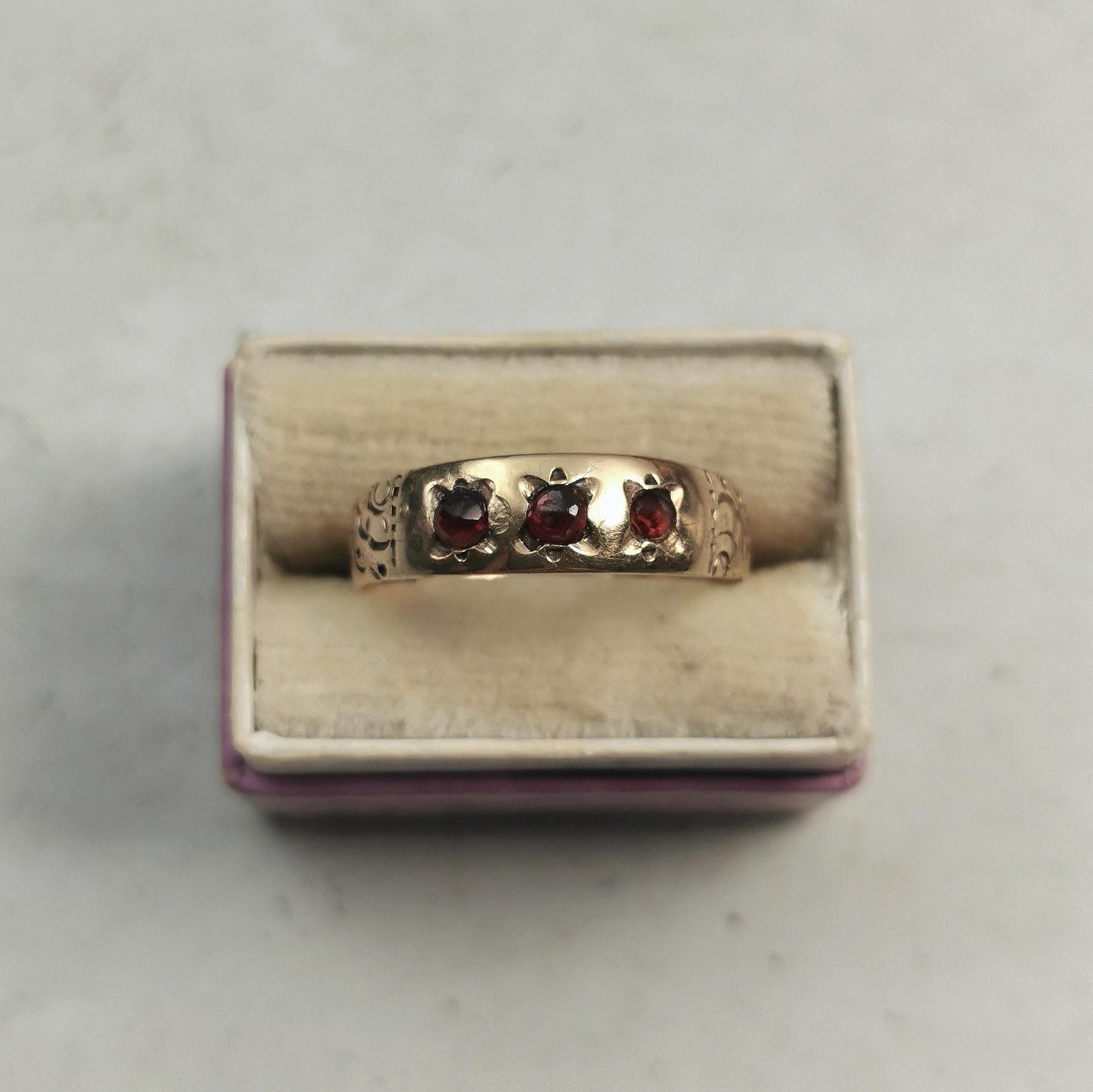 Victorian 10k Yellow Gold Bohemian Garnet Band