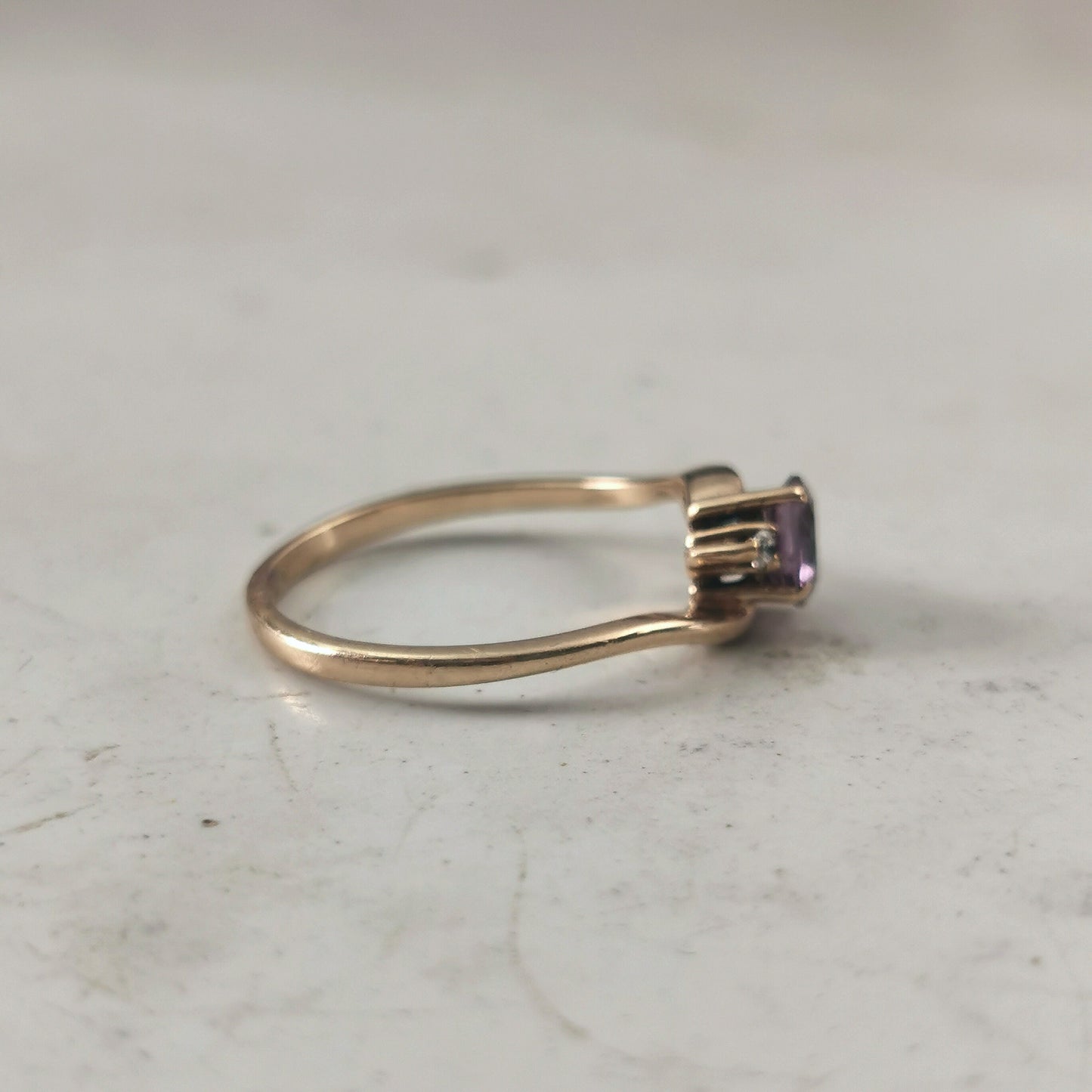 Estate 10k Yellow Gold Colour Change Synthetic Sapphire Ring - June Birthstone