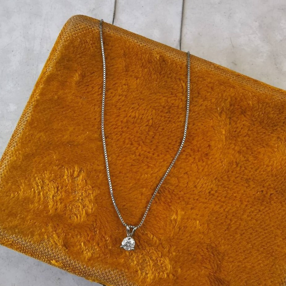 Estate Modern 0.15ct Diamond 14k White Gold Solitaire Necklace