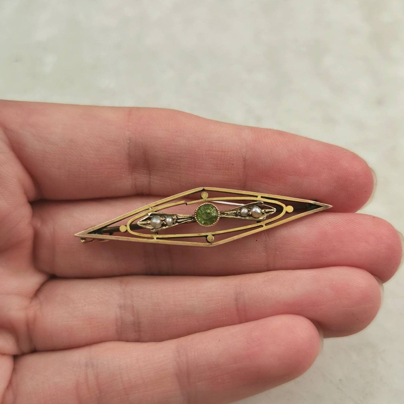 Edwardian 9ct Yellow Gold Peridot and Seed Pearl Bar Brooch