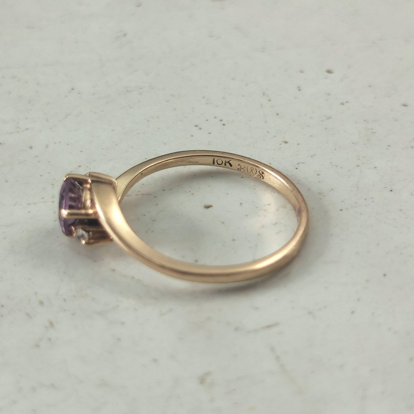 Estate 10k Yellow Gold Colour Change Synthetic Sapphire Ring - June Birthstone