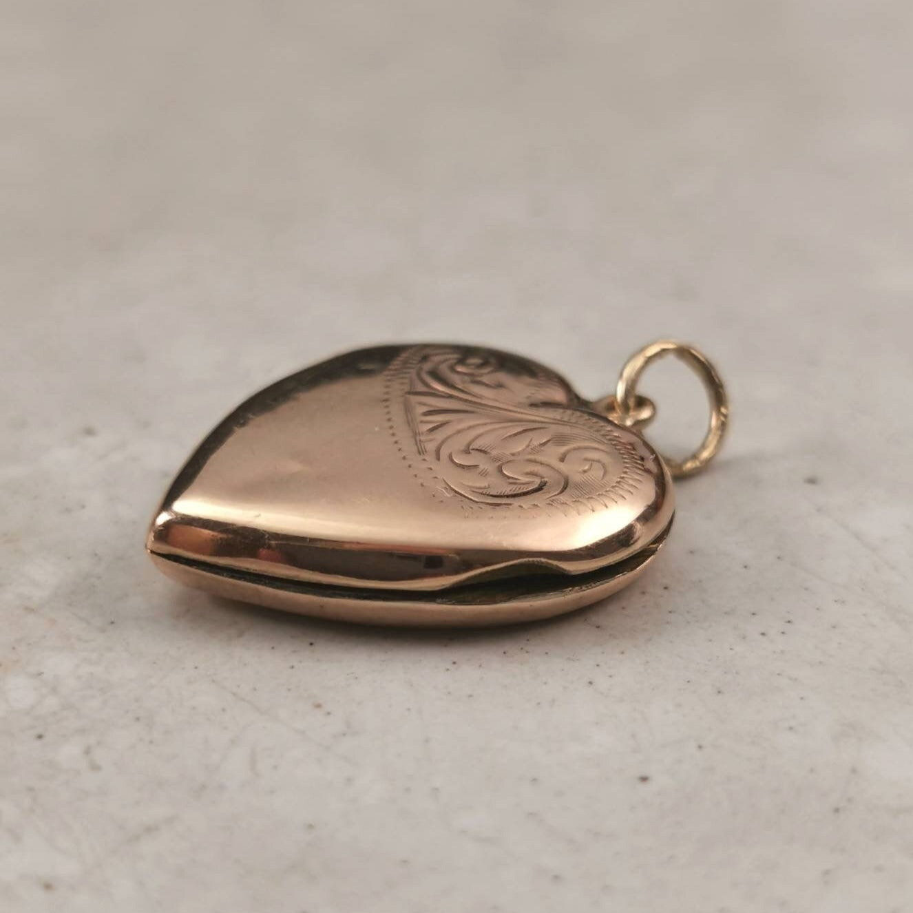 Vintage 1950's 9ct Yellow Gold Front and Back Heart Photo Locket