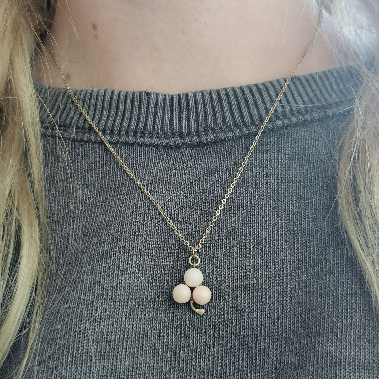Early Krementz 12k Gold Filled Genuine Coral Trefoil Pendant Necklace