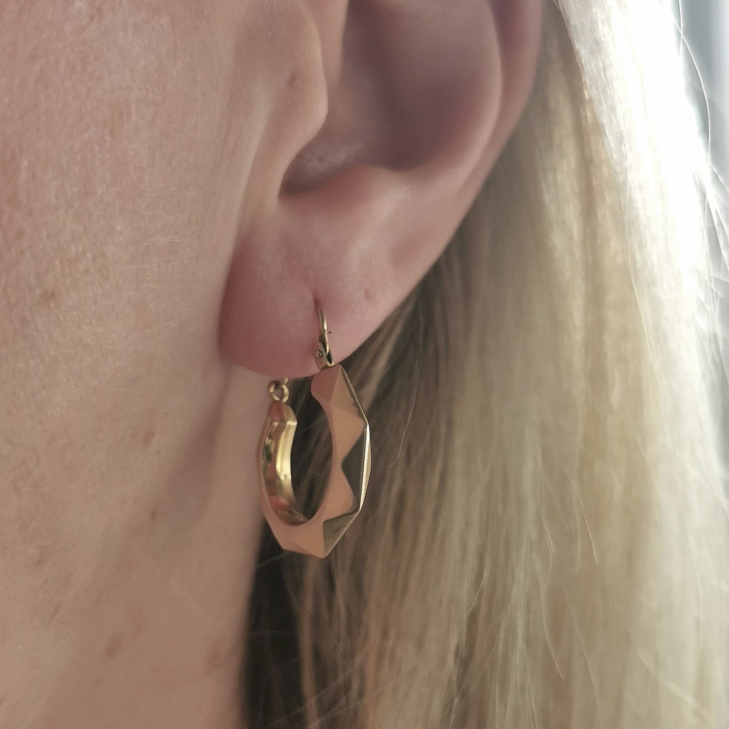 Vintage 10k Yellow Gold Faceted Hoop Earrings