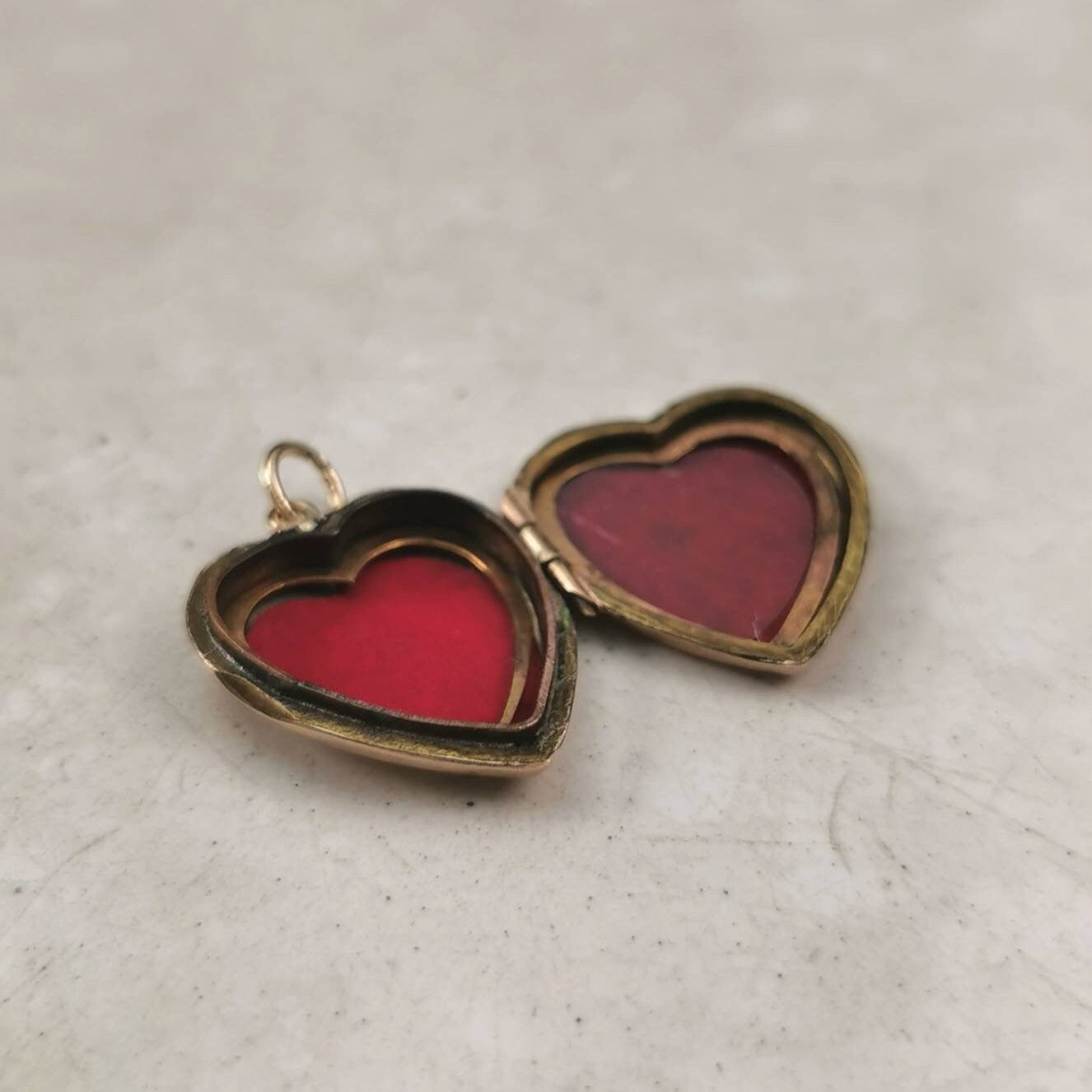 Vintage 1950's 9ct Yellow Gold Front and Back Heart Photo Locket