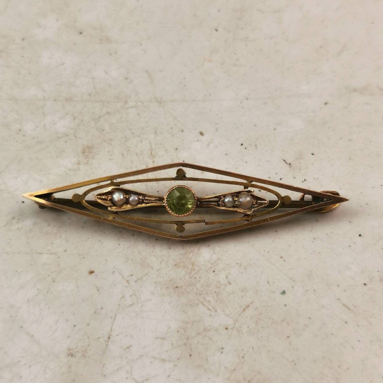 Edwardian 9ct Yellow Gold Peridot and Seed Pearl Bar Brooch