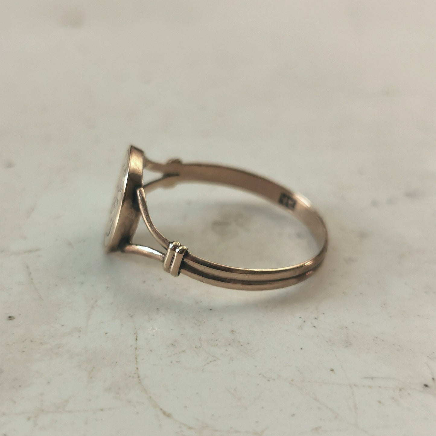 Antique 9ct Yellow Gold Monogram J G Signet Ring