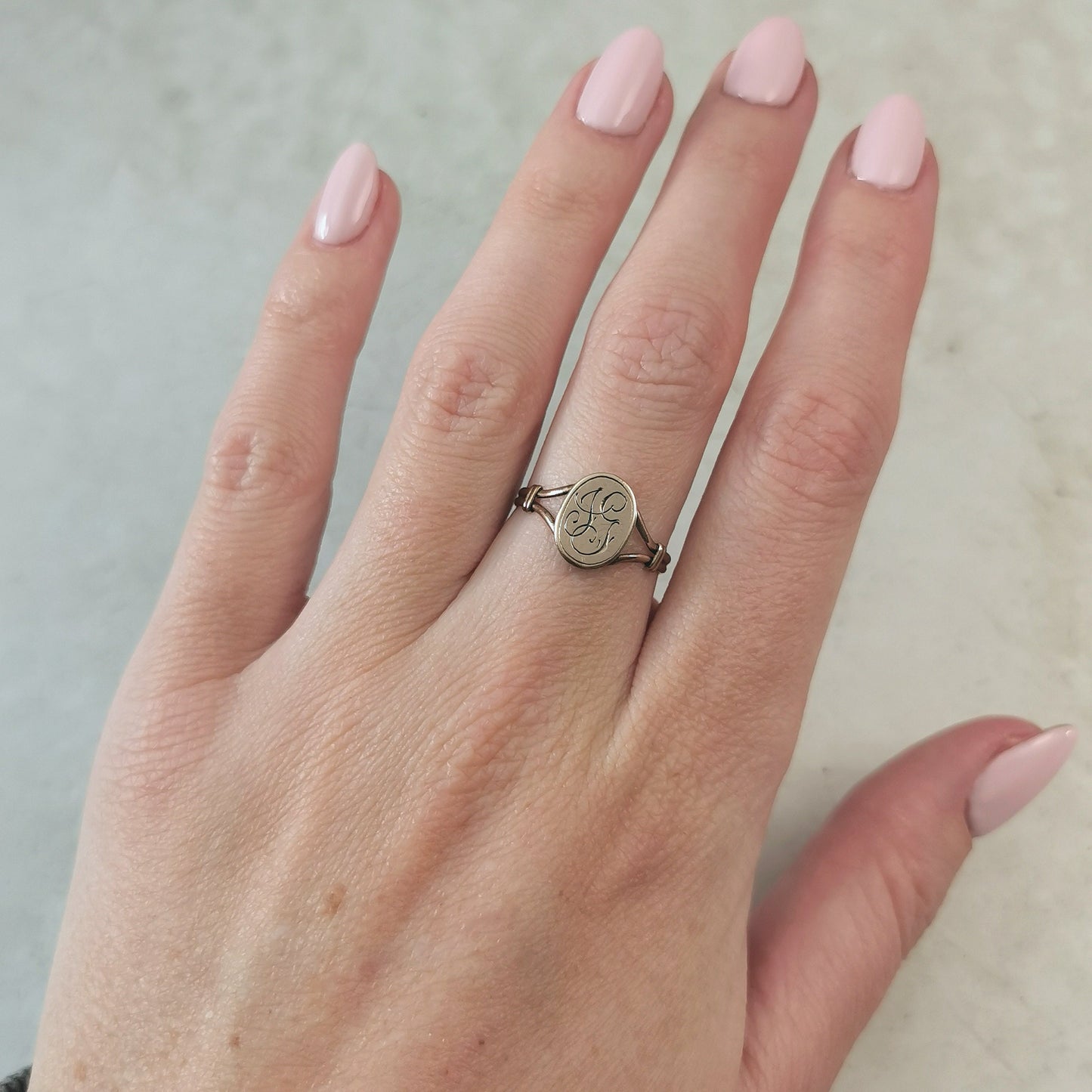 Antique 9ct Yellow Gold Monogram J G Signet Ring