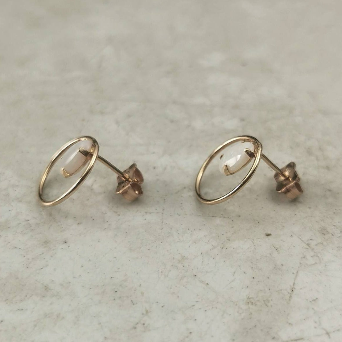 Vintage 14k Yellow Gold Genuine Opal Circle Studs