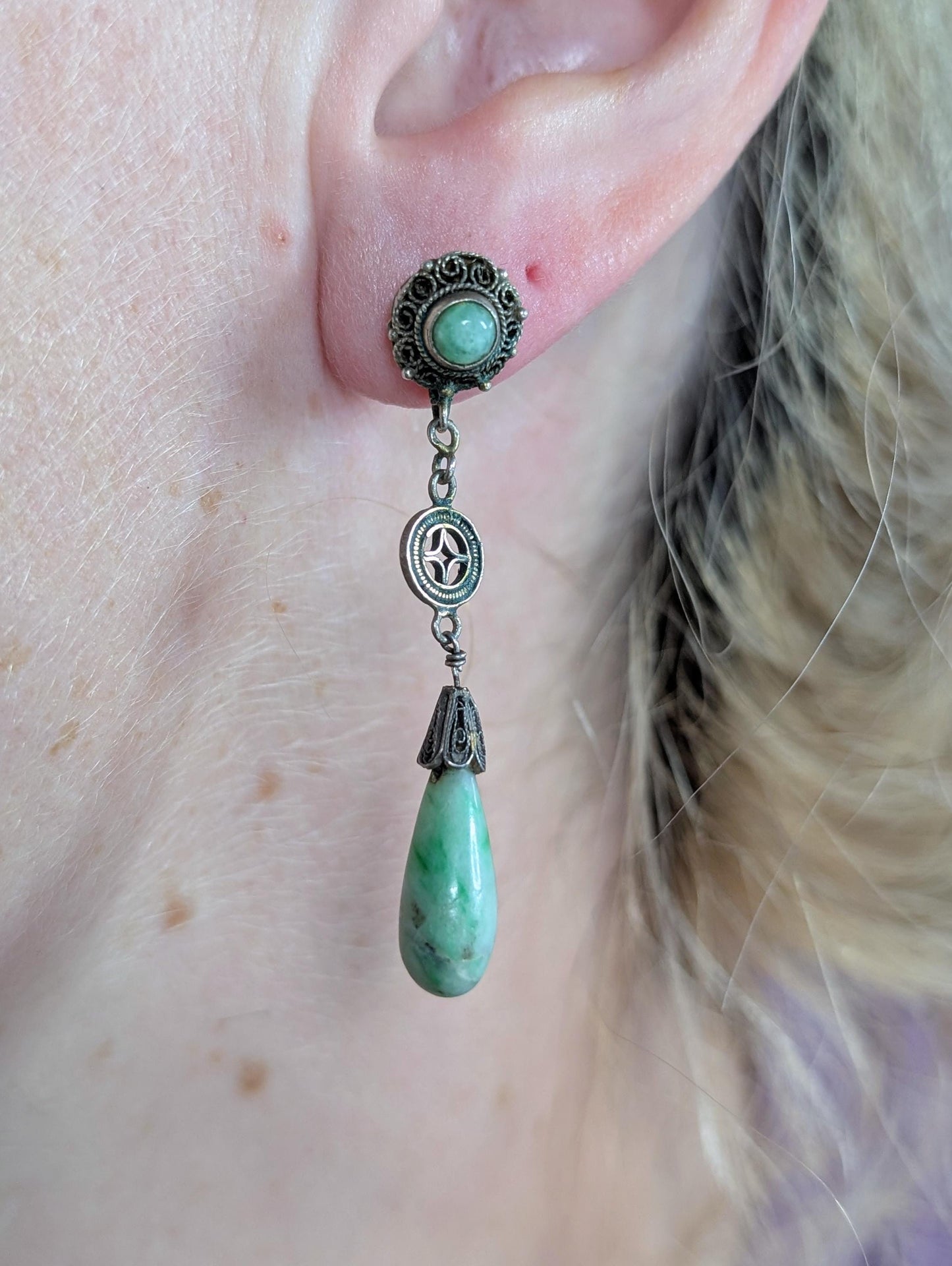 Vintage Chinese Export Jade Tear Drop Earrings - 14k Post Pierced Earrings - Gild Silver Filigree Dangle Stud Earrings