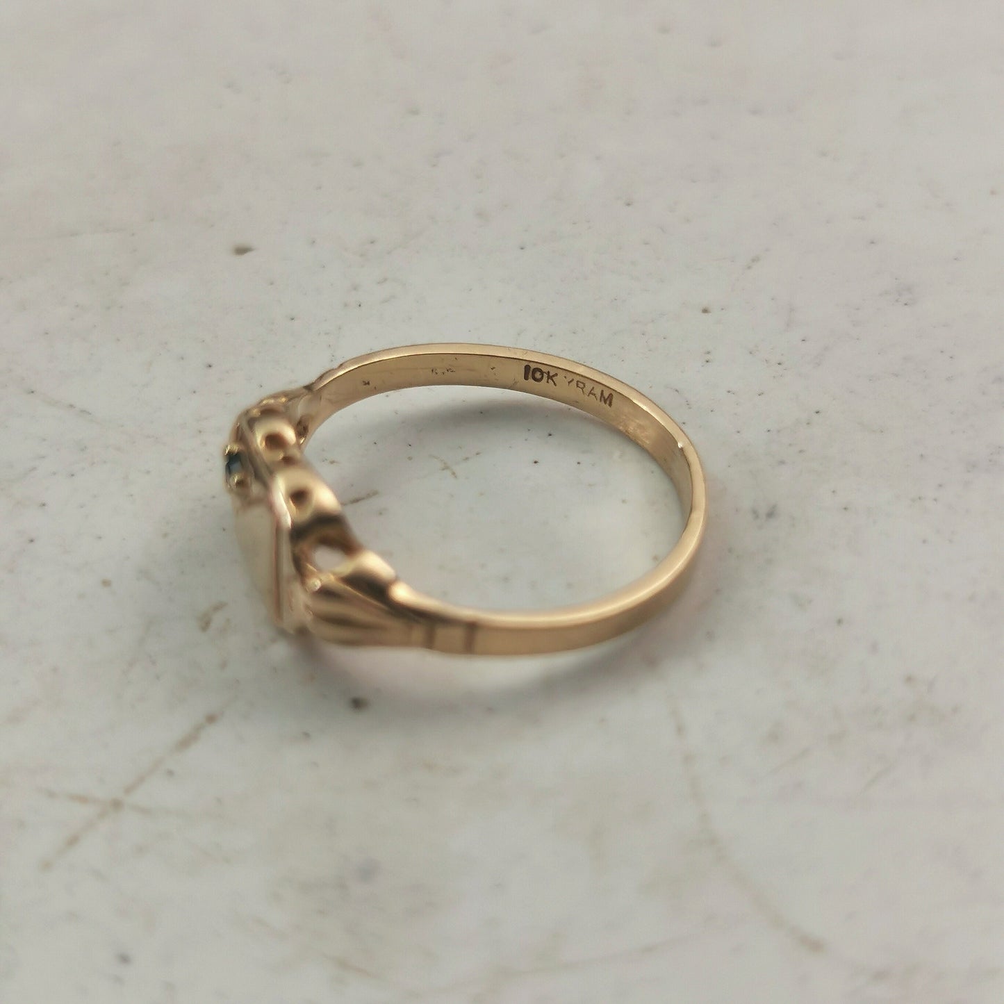 Retro 1950's 10k Yellow Gold Blank Signet Ring with Paste Emerald