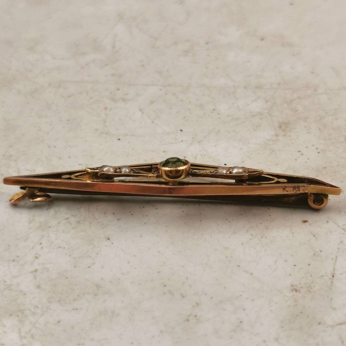 Edwardian 9ct Yellow Gold Peridot and Seed Pearl Bar Brooch
