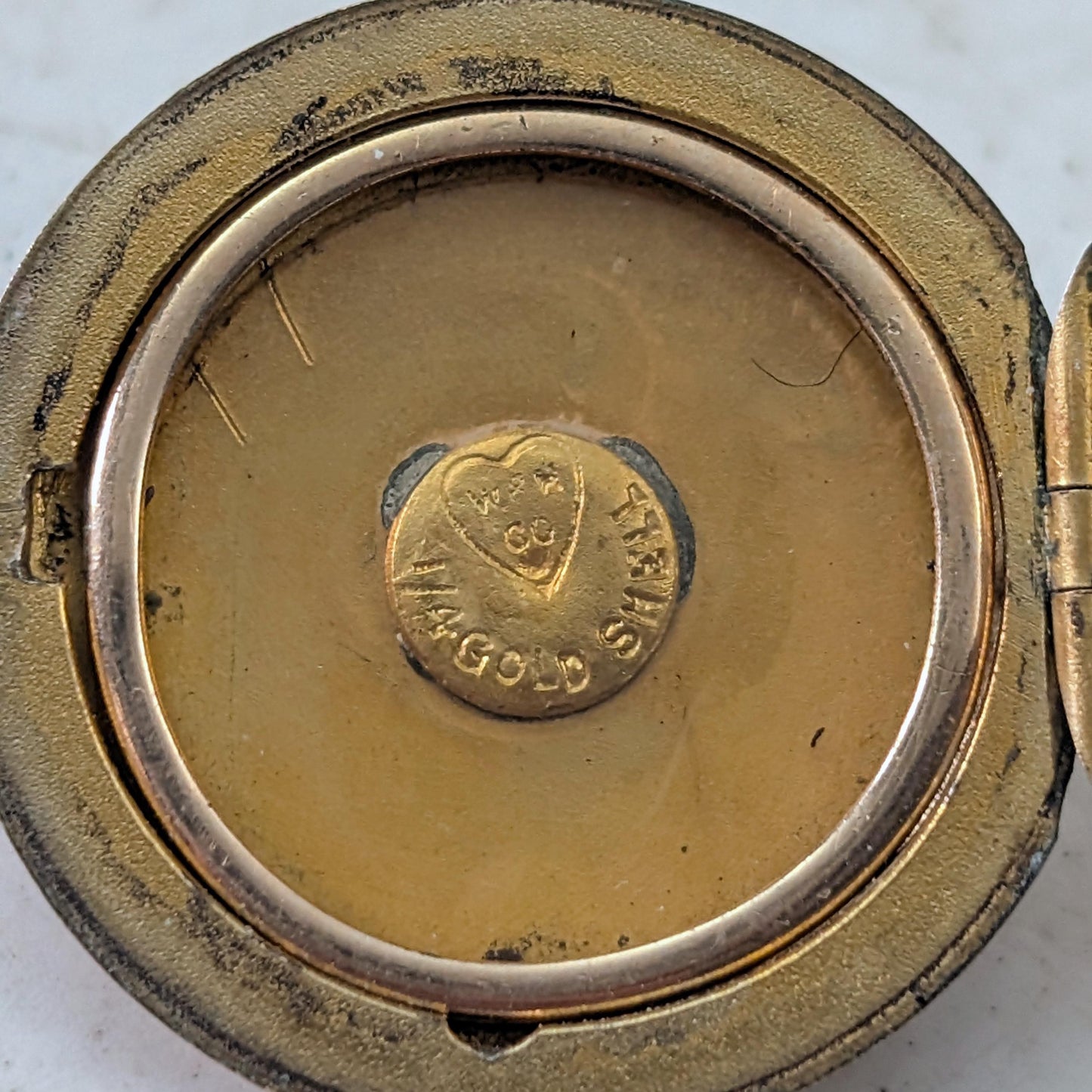 Antique Edwardian Gold Shell Small Round Locket Monogram MBK or BMK