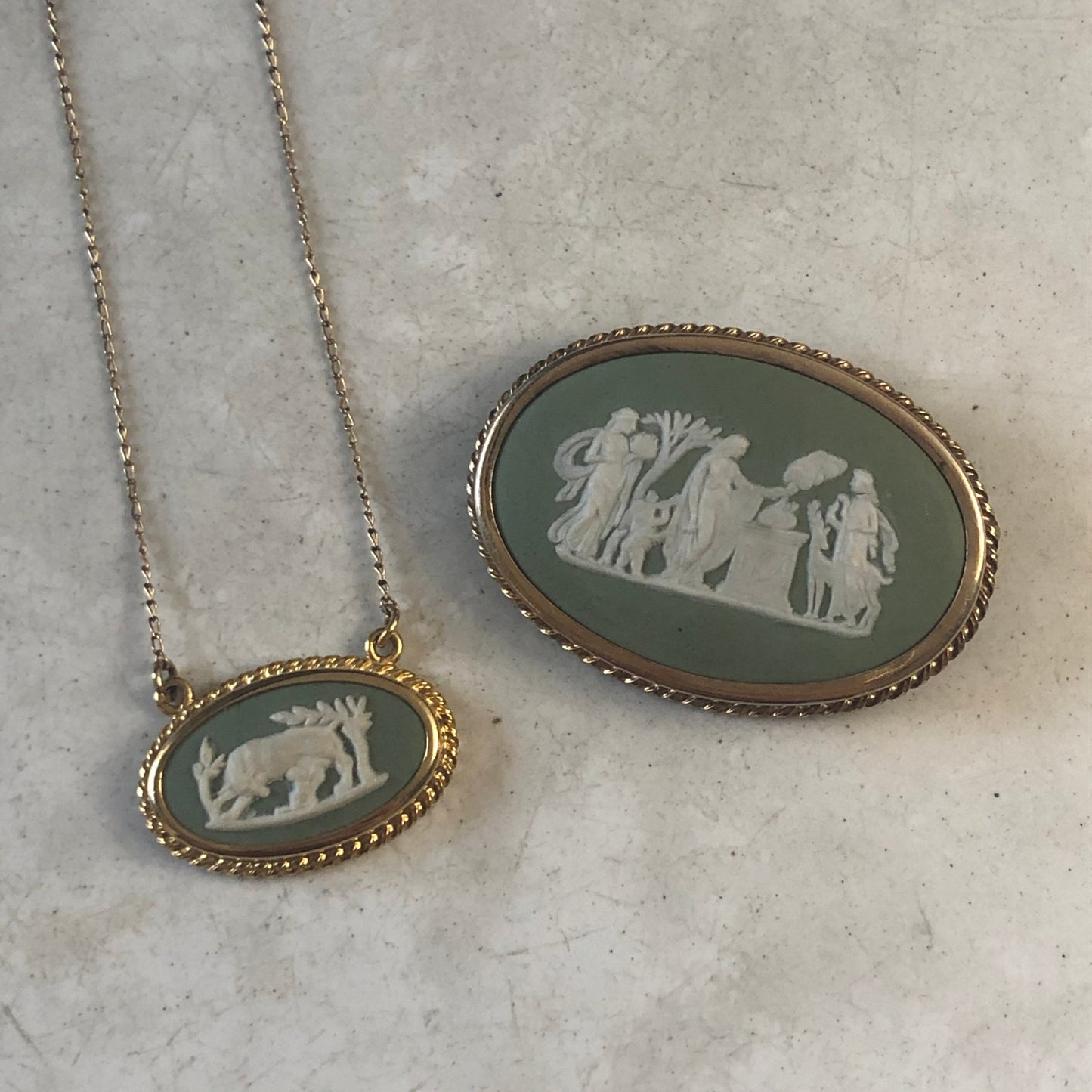 Vintage Gold Filled Wedgwood Necklace - Jasperware Cameo