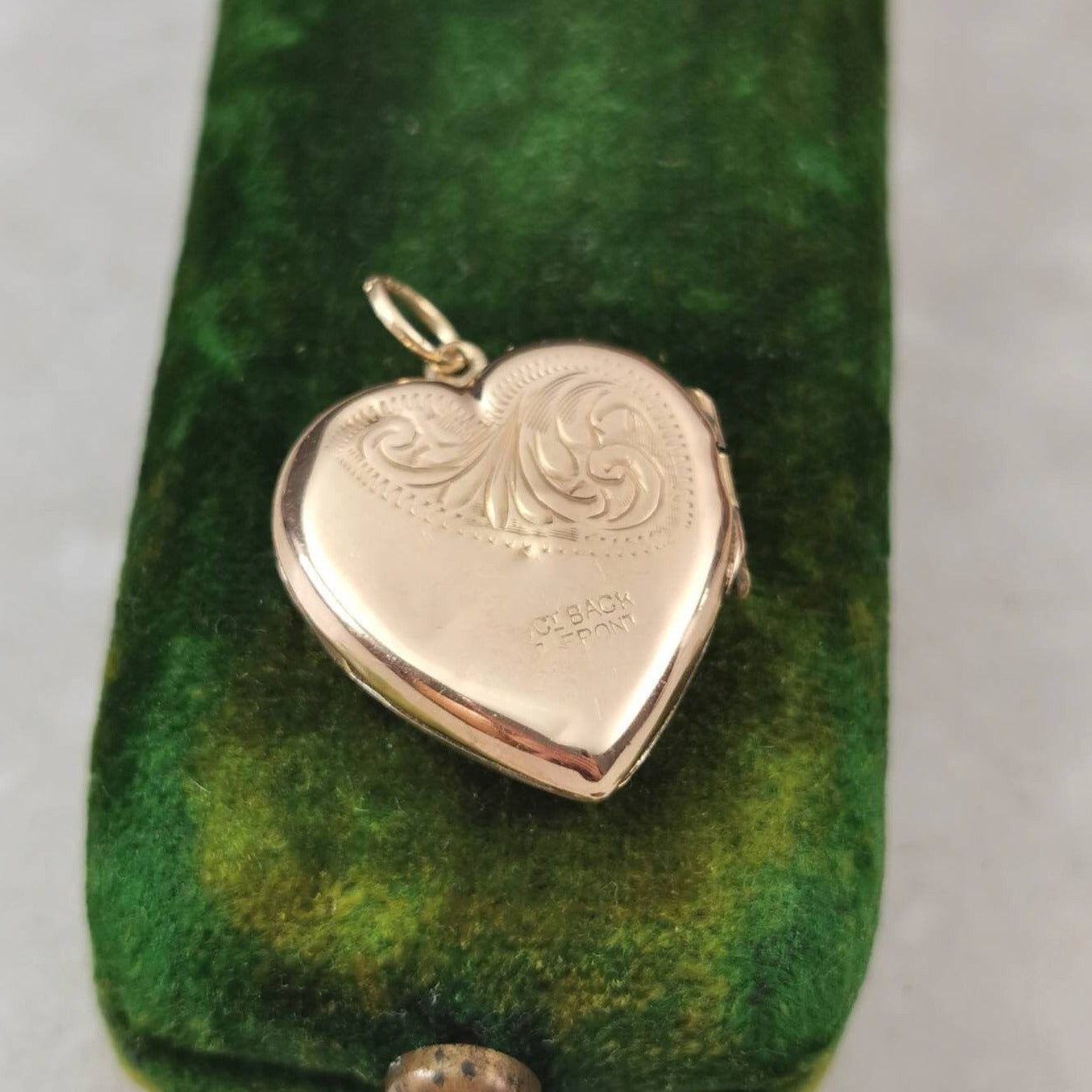 Vintage 1950's 9ct Yellow Gold Front and Back Heart Photo Locket