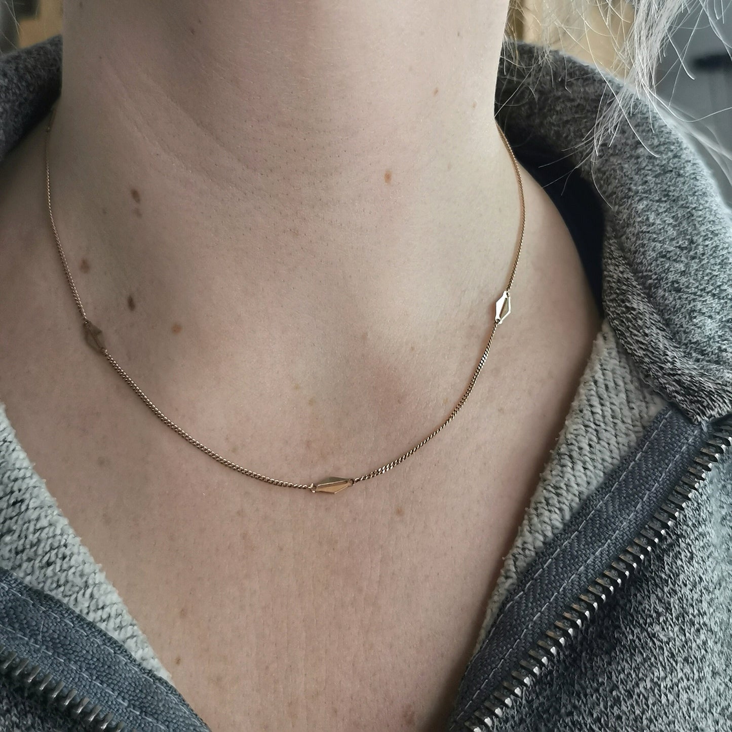 Vintage 10k Yellow Gold Kite Shaped Link Station Chain