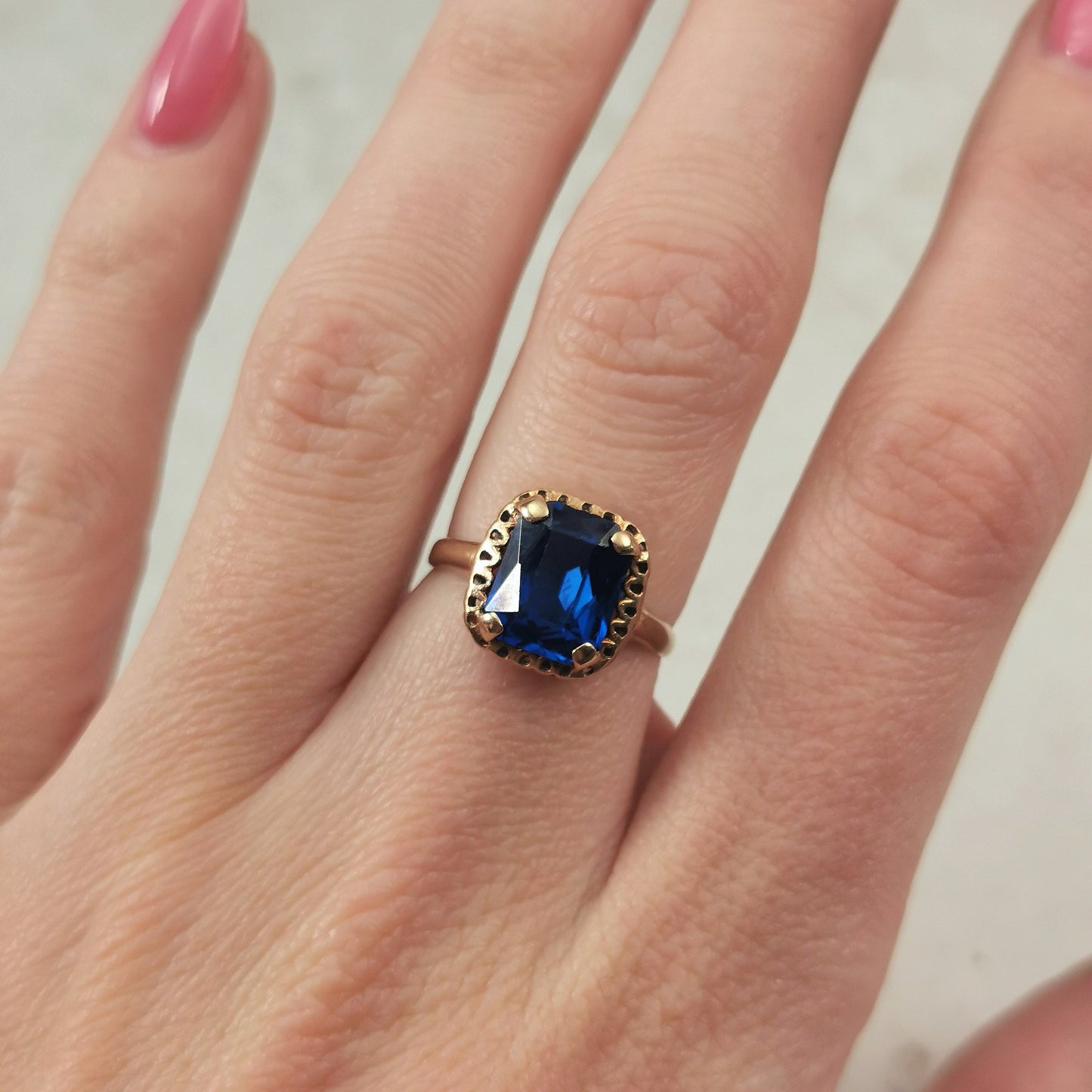 Vintage 10k Yellow Gold Synthetic Deep Blue Sapphire September Birthstone Ring