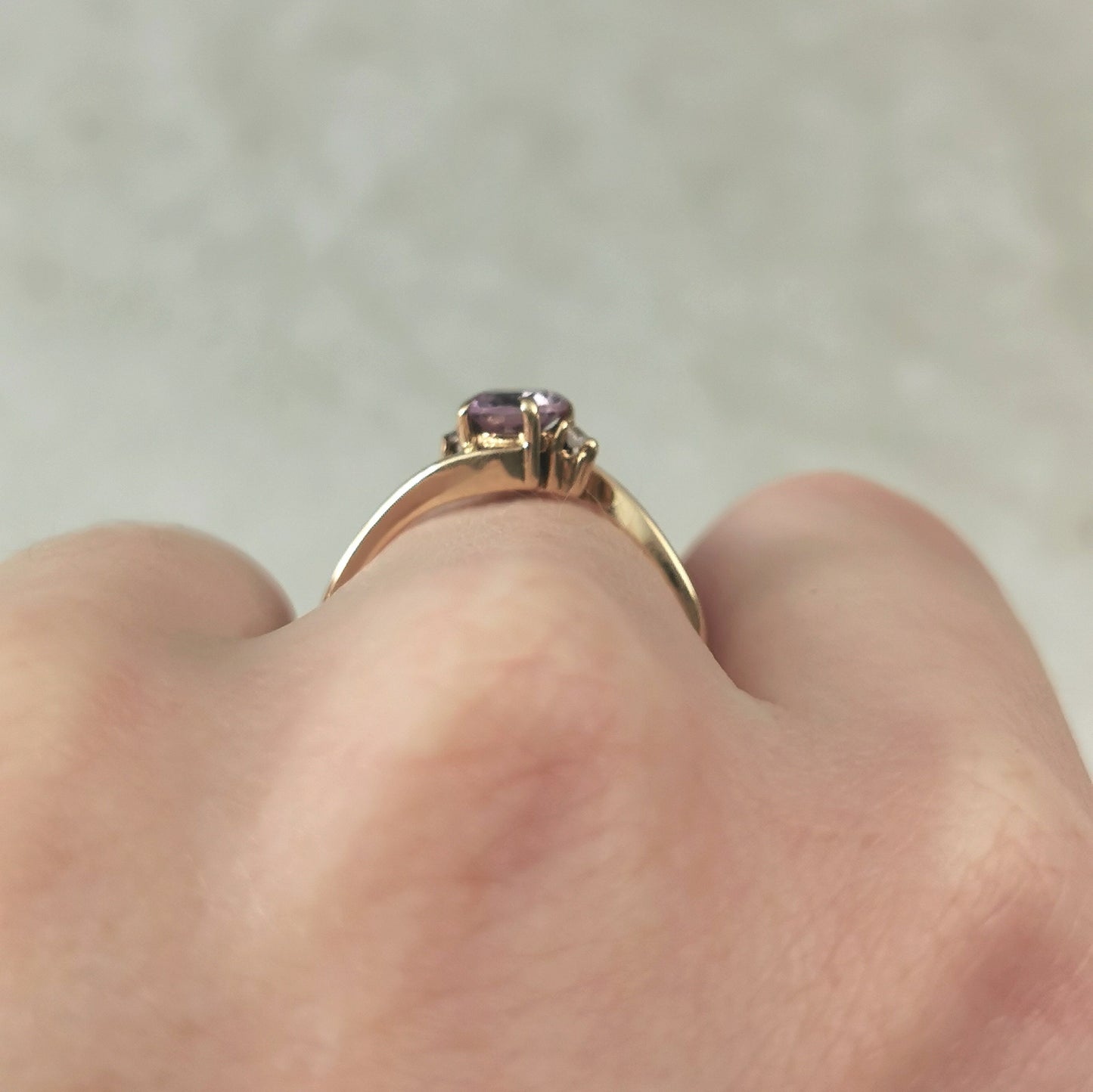 Estate 10k Yellow Gold Colour Change Synthetic Sapphire Ring - June Birthstone