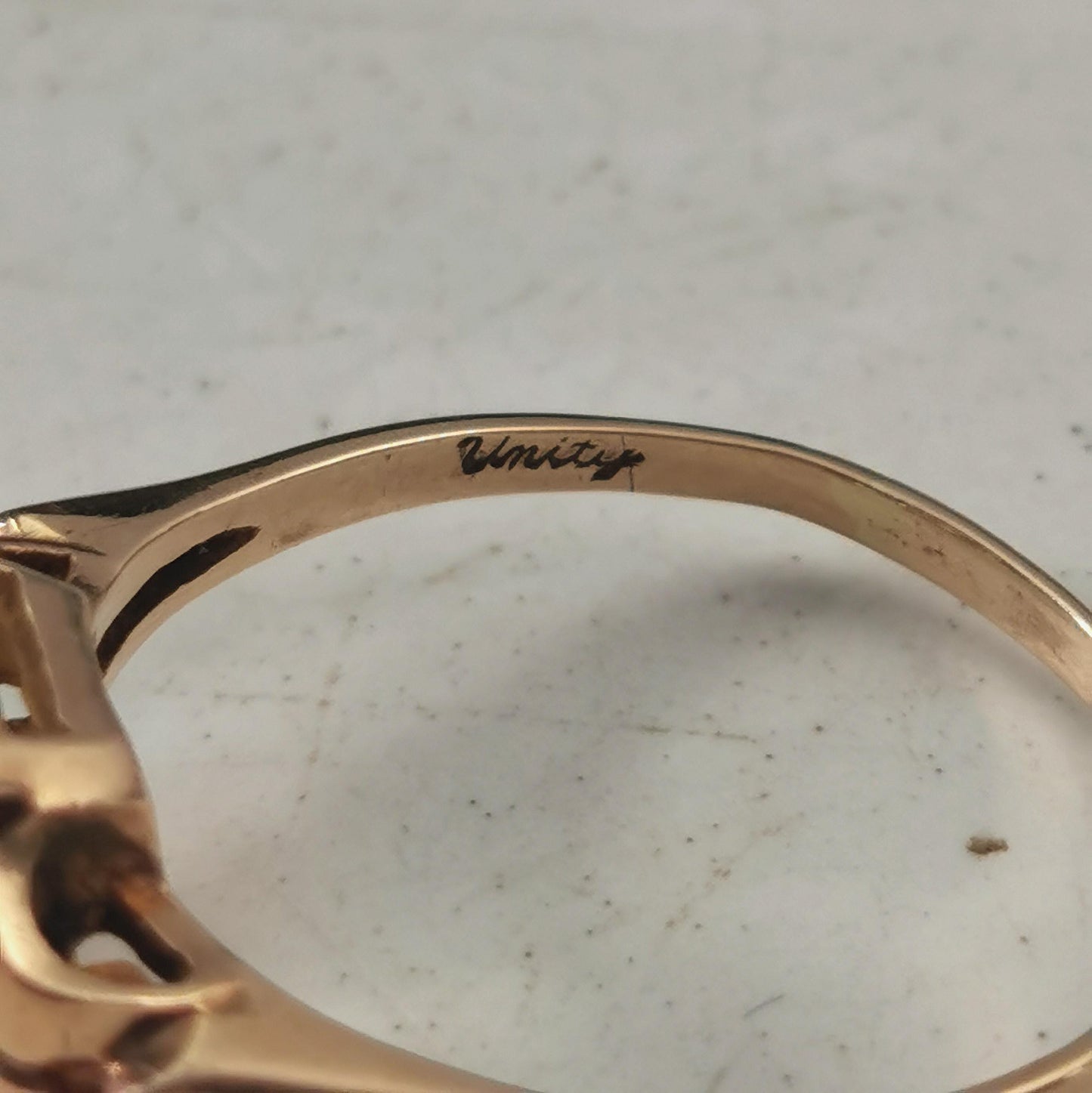 Vintage 10k Yellow Gold Synthetic Spinel Ring