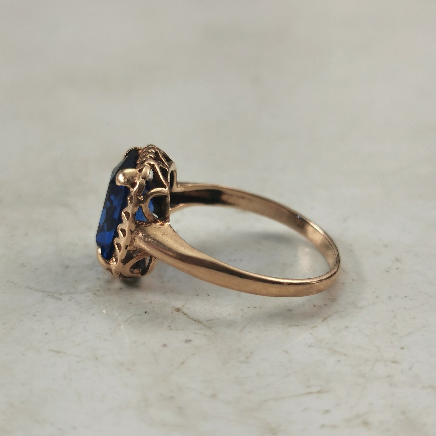 Vintage 10k Yellow Gold Synthetic Deep Blue Sapphire September Birthstone Ring