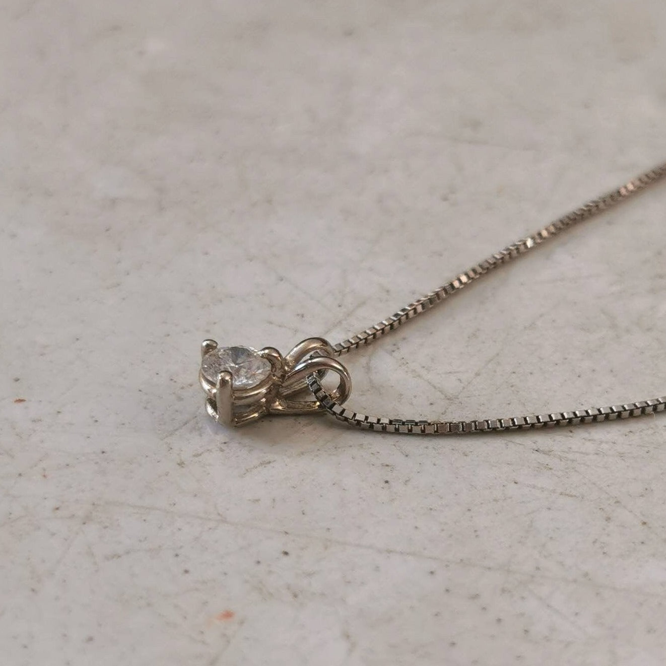 Estate Modern 0.15ct Diamond 14k White Gold Solitaire Necklace