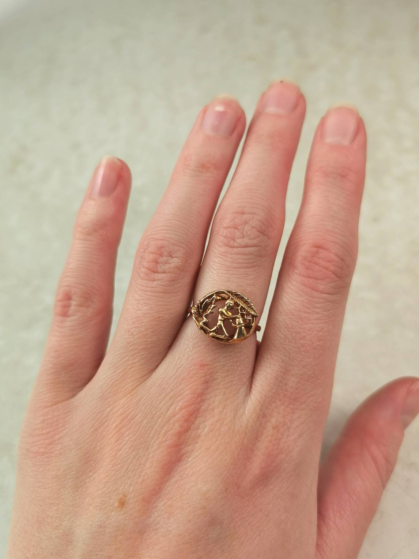 Vintage 10k Yellow Gold Aquarius Zodiac Ring