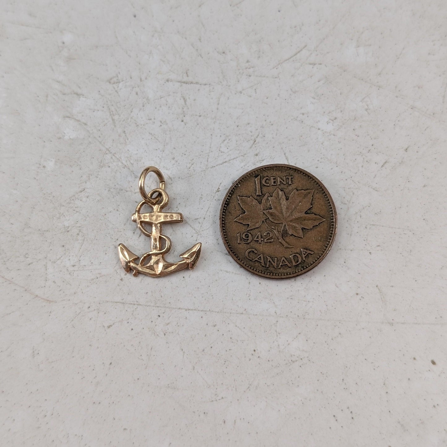 Estate 10k Yellow Gold Diamond Cut Anchor Pendant