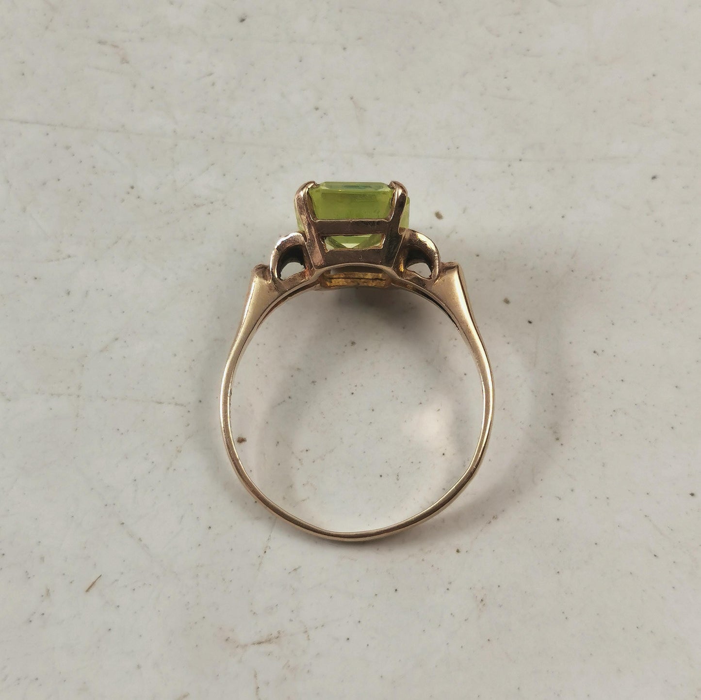 Vintage 10k Yellow Gold Synthetic Spinel Ring