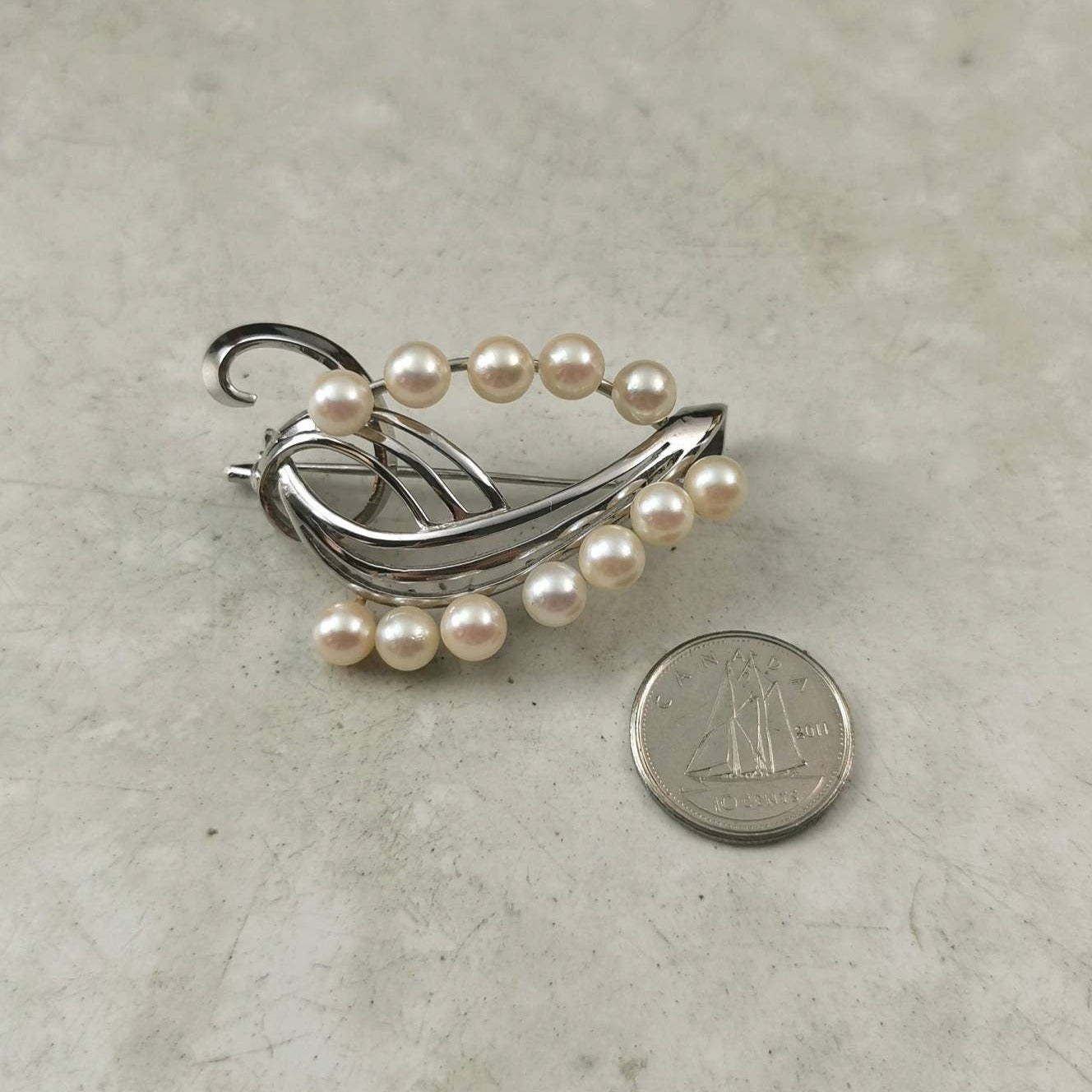 Vintage Mid-century Avon Sterling Silver Cultured Pearl Brooch