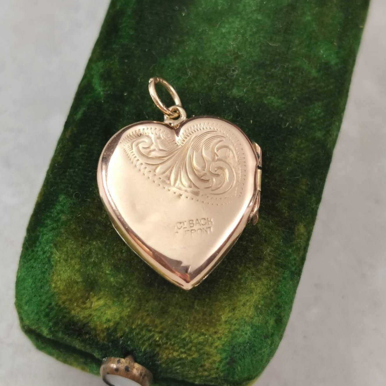 Vintage 1950's 9ct Yellow Gold Front and Back Heart Photo Locket