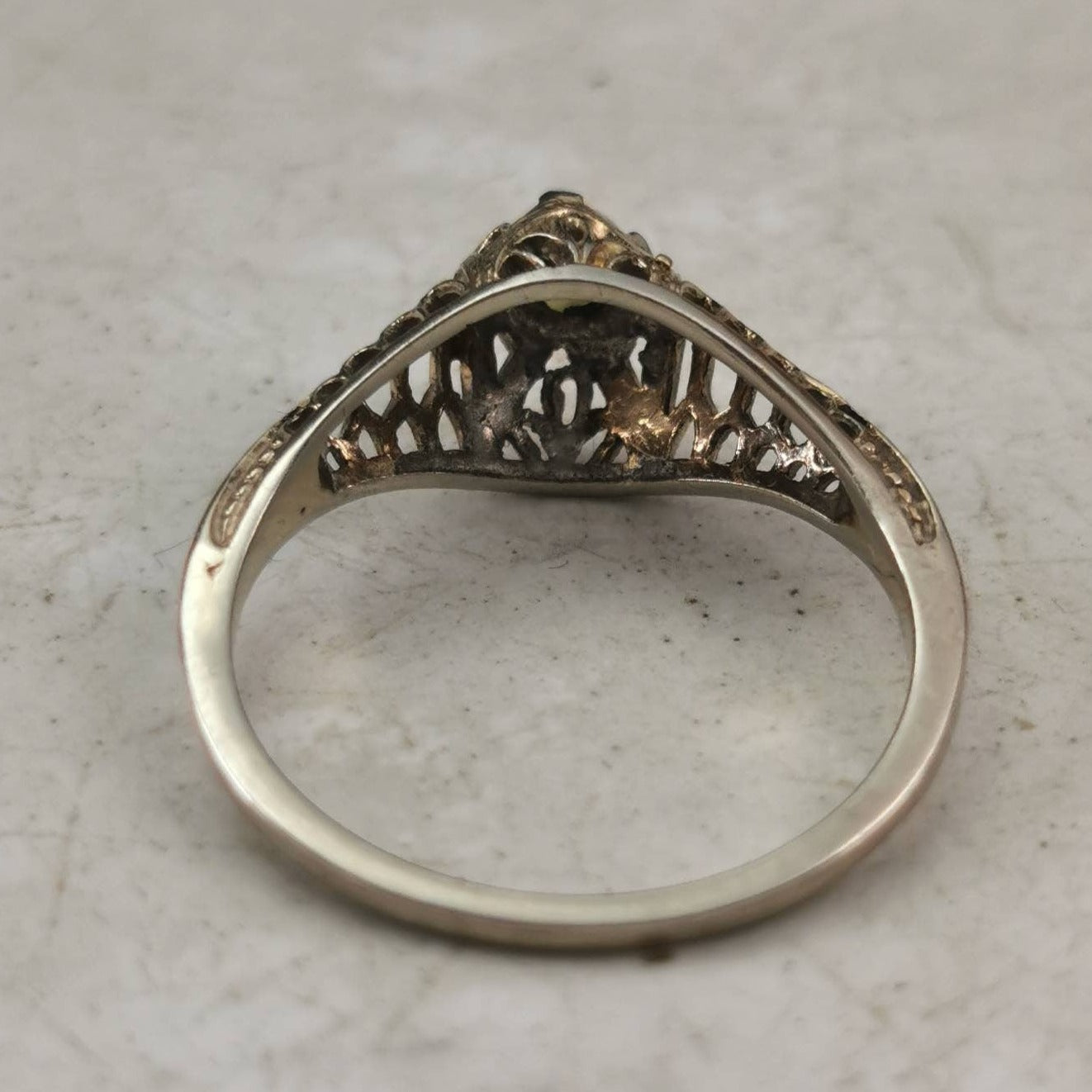 Art Deco 18k White Gold and Natural Pearl Filigree Ring