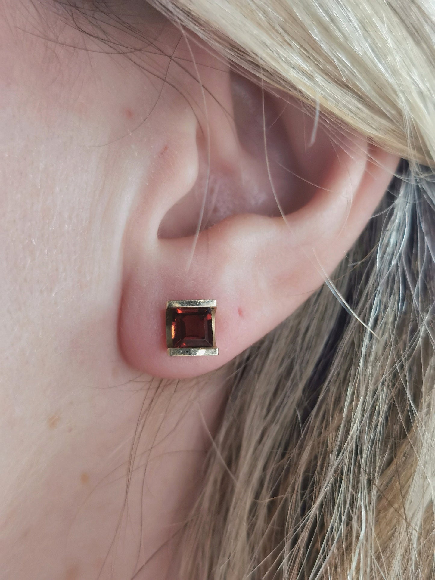 Estate 10k Yellow Gold Channel Set Princes Cut Garnet Stud Earrings