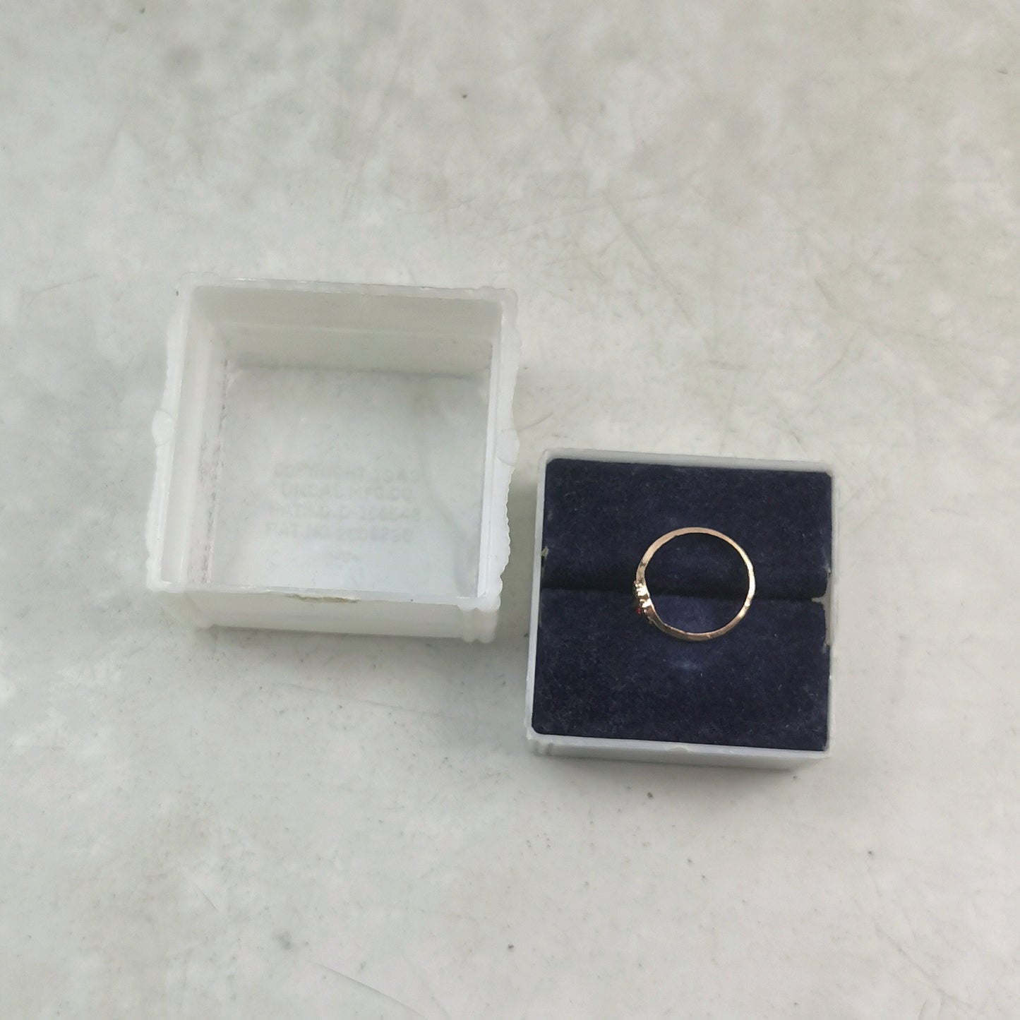 Vintage Uncas 1/20 10K Golf Filled Garnet Paste January Birthstone Baby Ring in Original Box