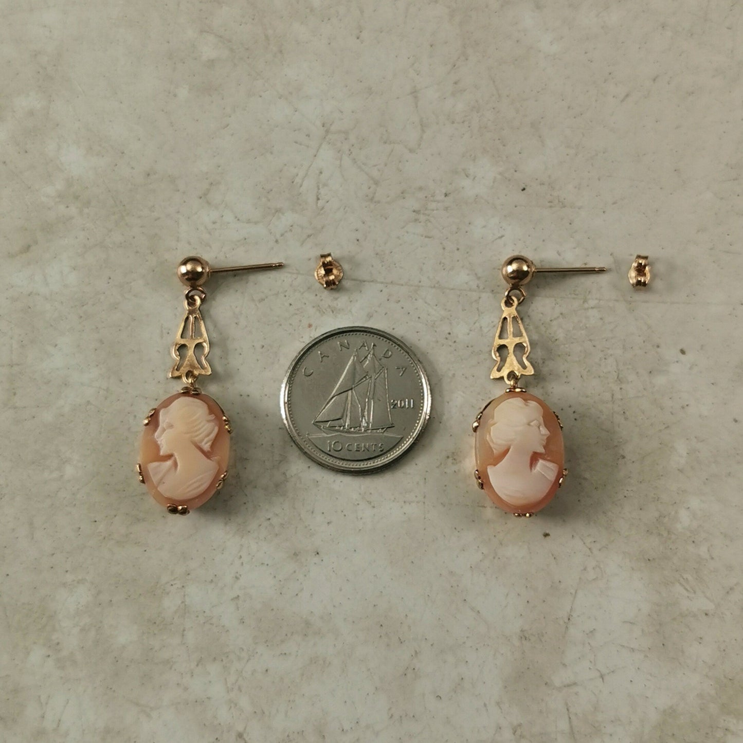 Vintage 10k/9ct Yellow Gold Cameo Filigree Drop Earrings