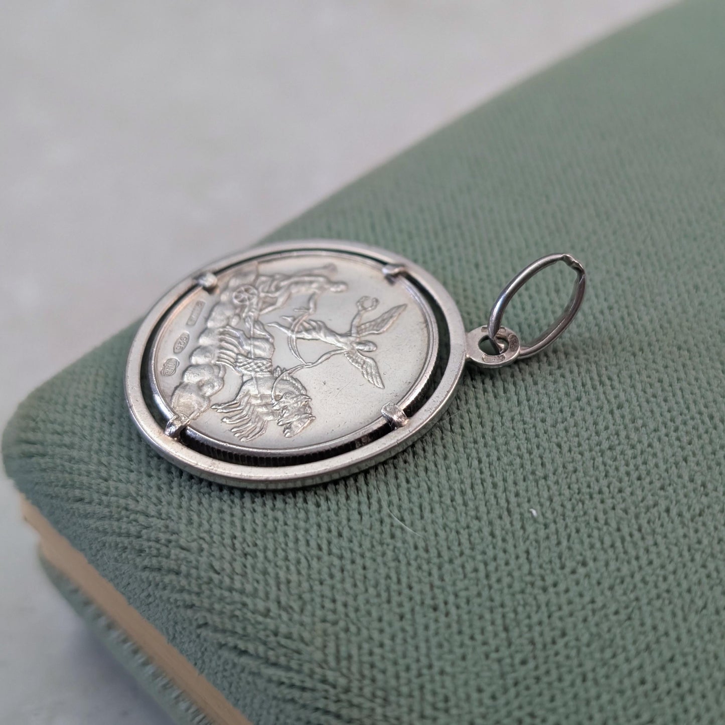 Vintage UNOAERRE Sterling Silver Pisces Giampaoli Zodiac Coin Pendant