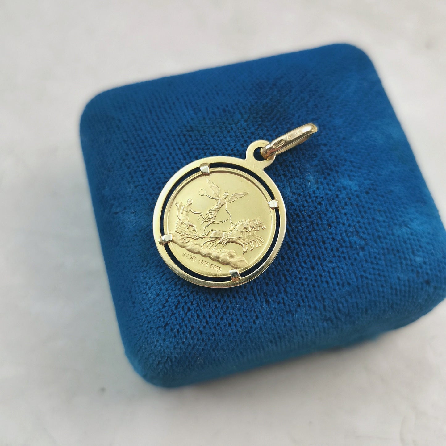 Estate 10k Yellow Gold Sagittarius UnoAerre Giampaoli Zodiac Coin Pendant