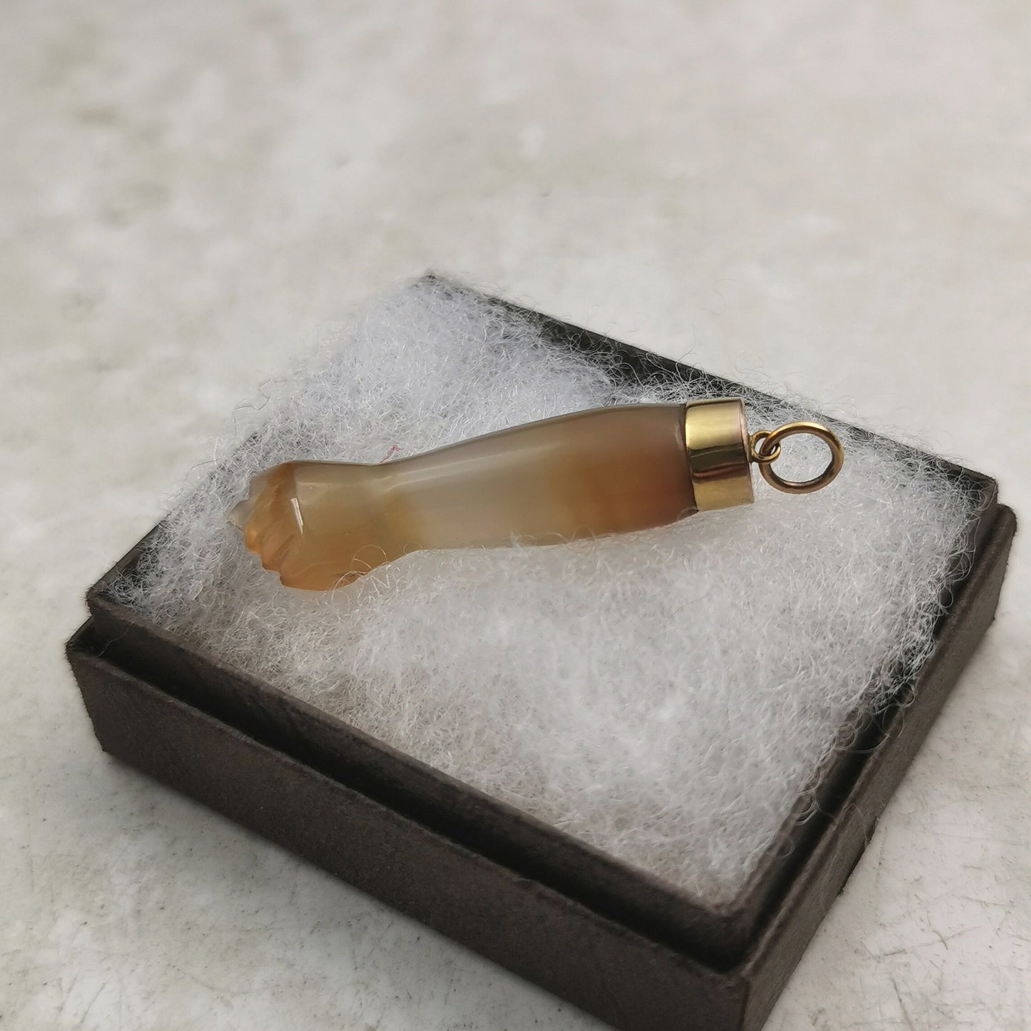Vintage 10k Yellow Gold Banded Agate Mano Figa Charm Pendant