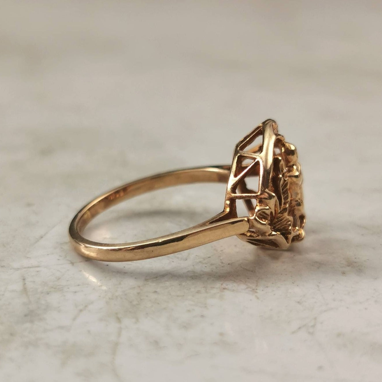 Vintage 10k Yellow Gold Aquarius Zodiac Ring