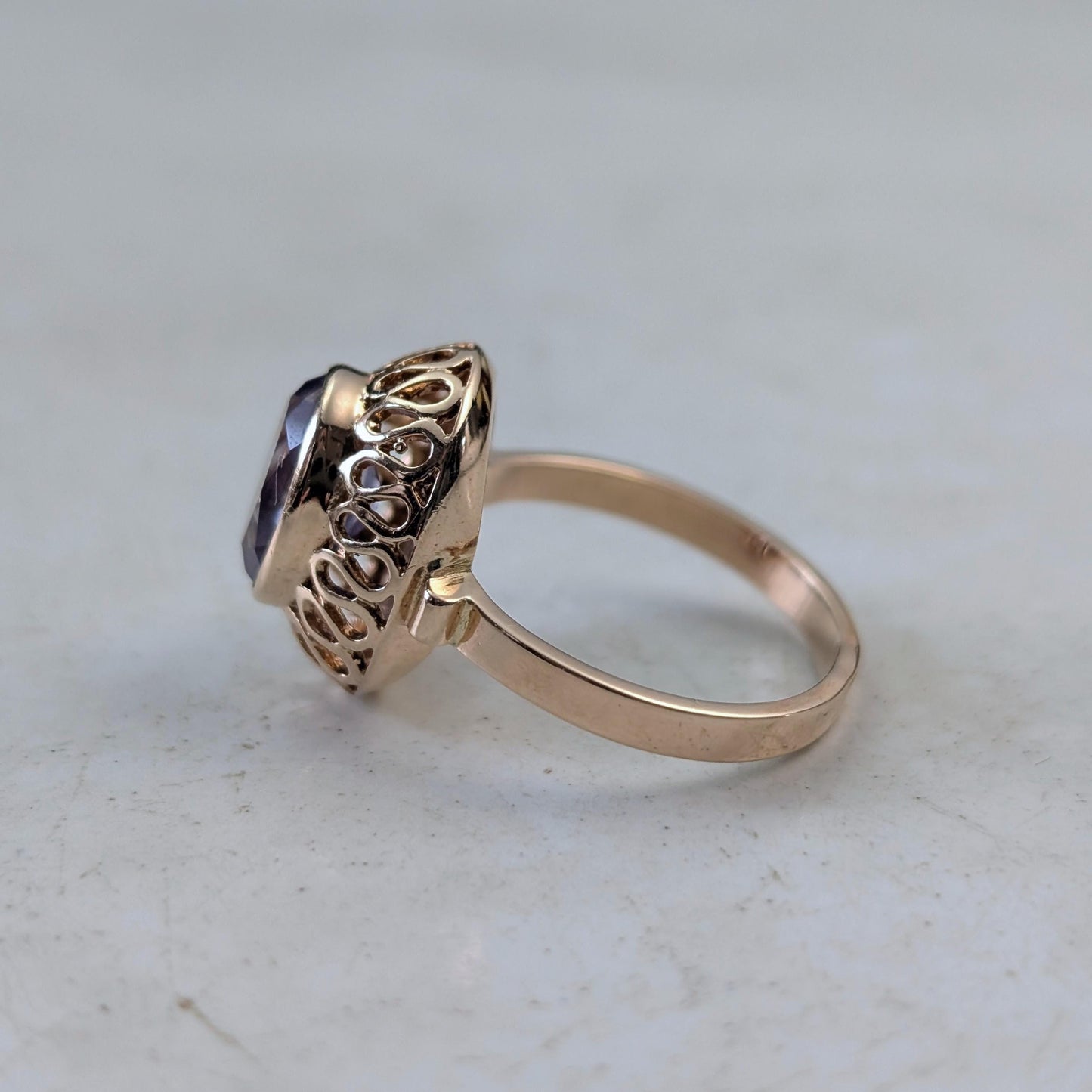 Vintage Polish 14k Yellow Gold Colour Change Alexandrite Ring