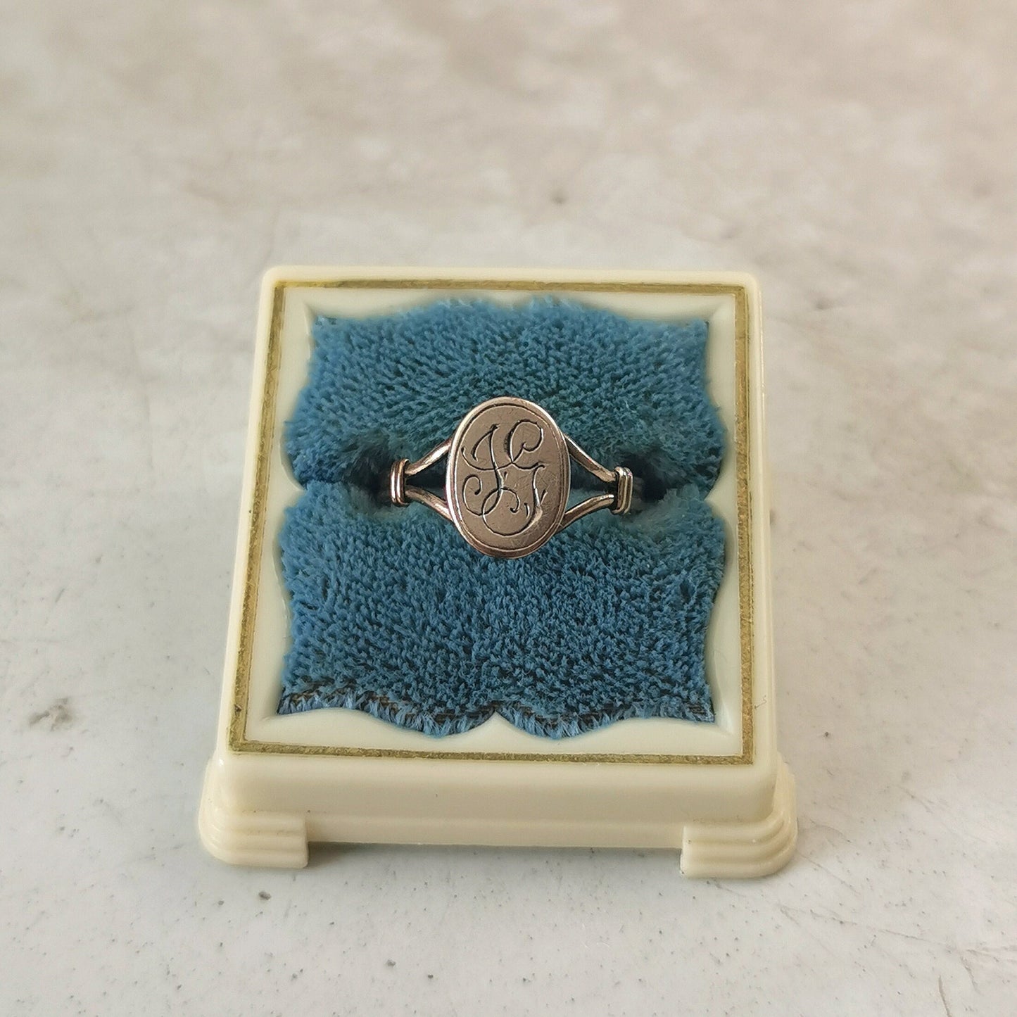 Antique 9ct Yellow Gold Monogram J G Signet Ring