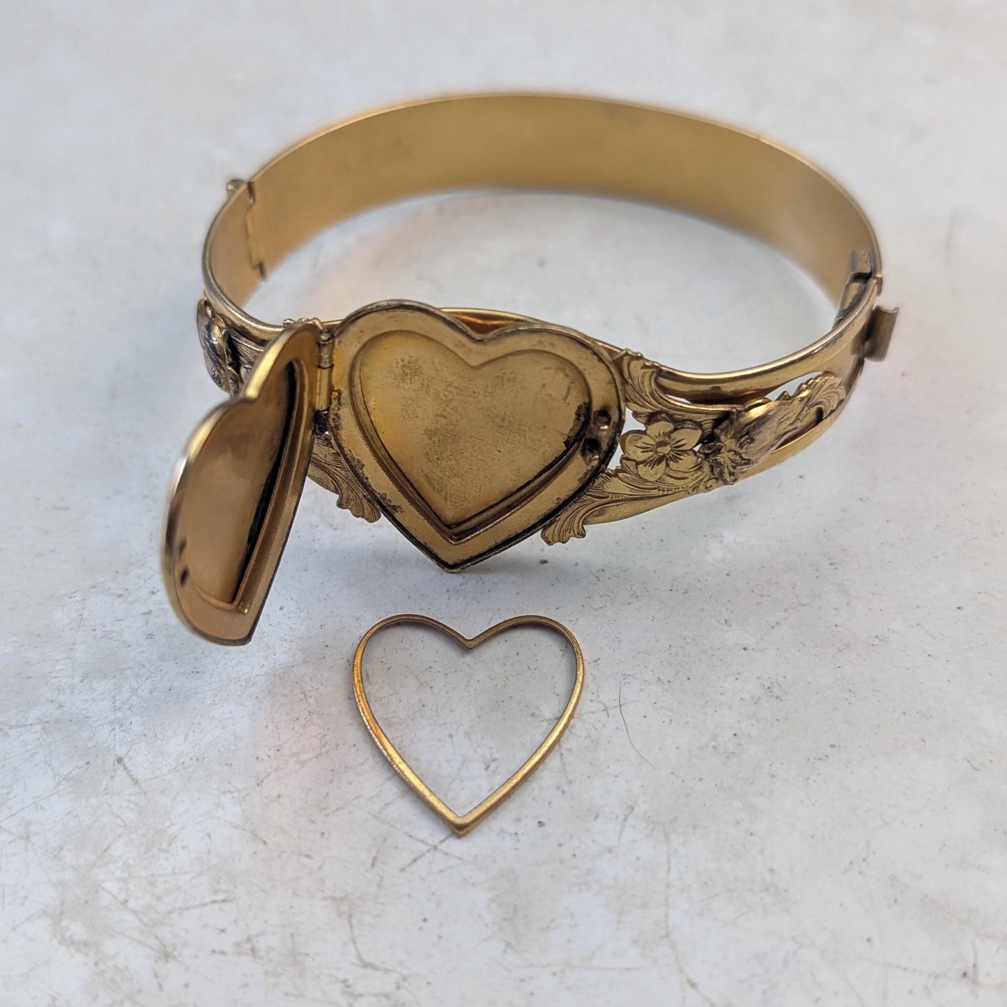 Vintage Gold Filled Sweetheart Locket Bracelet