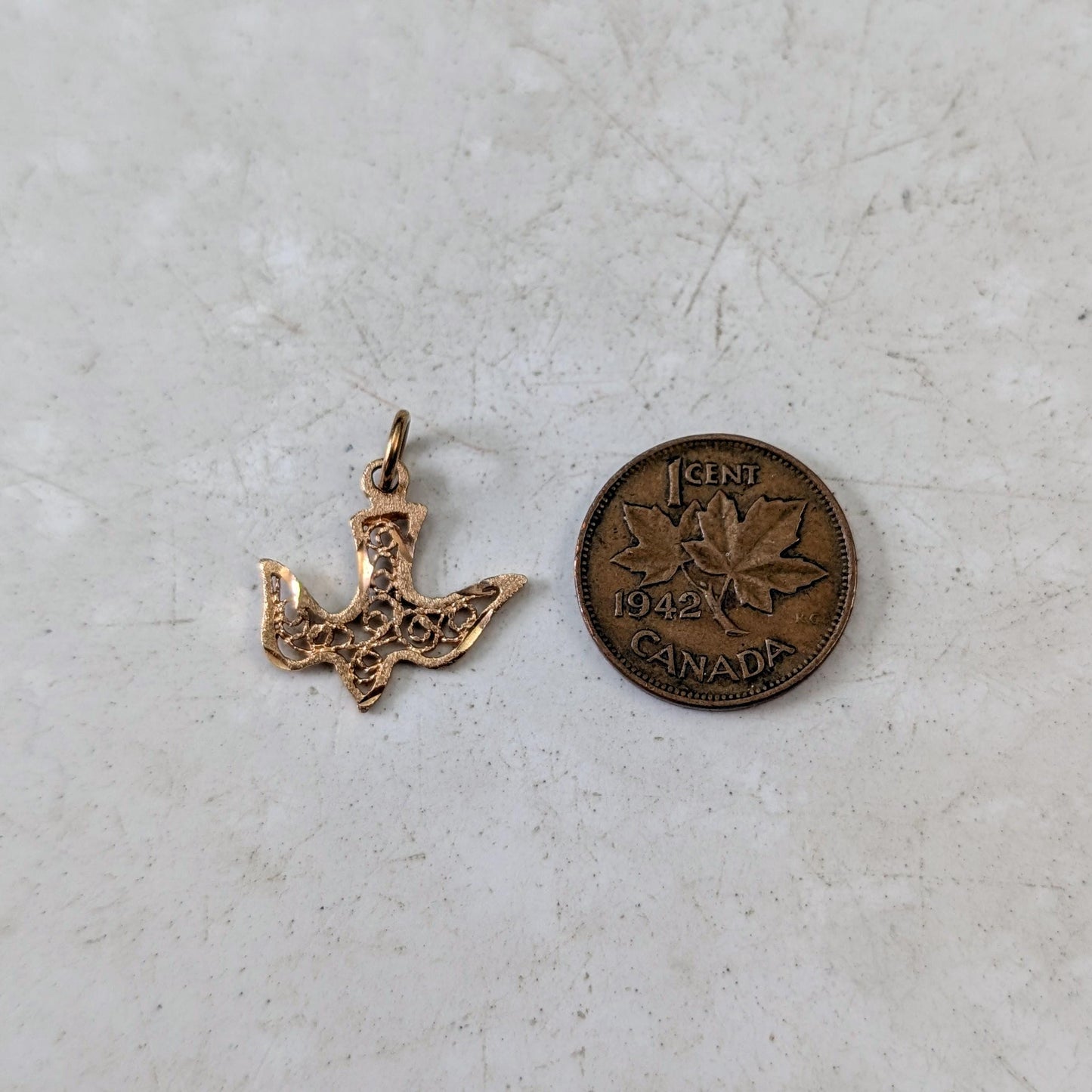 Vintage 10k Yellow Gold Filigree Bird Dove Pendant Charm