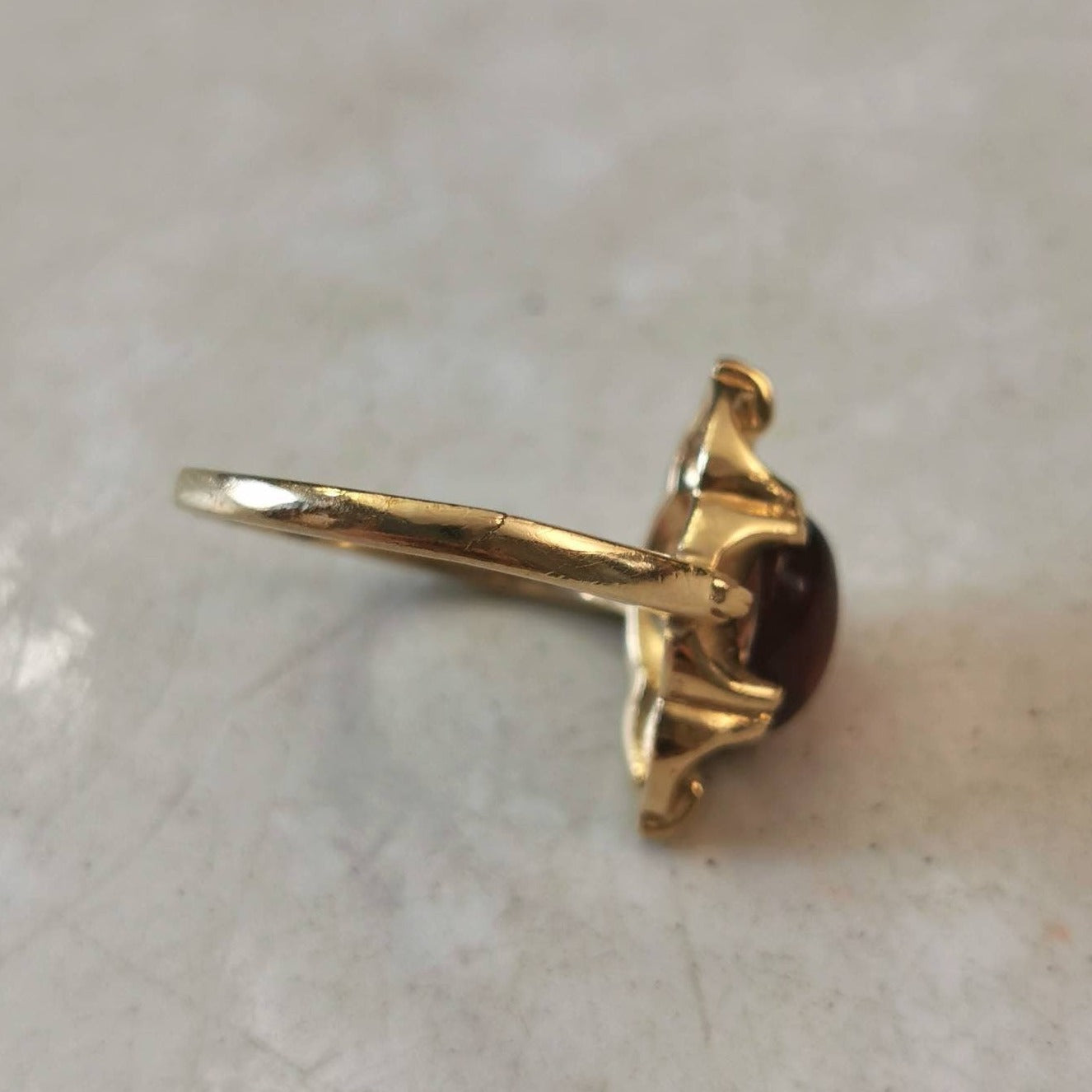 Vintage 10k Yellow Gold Garnet Cabochon Marquise Shape Ring